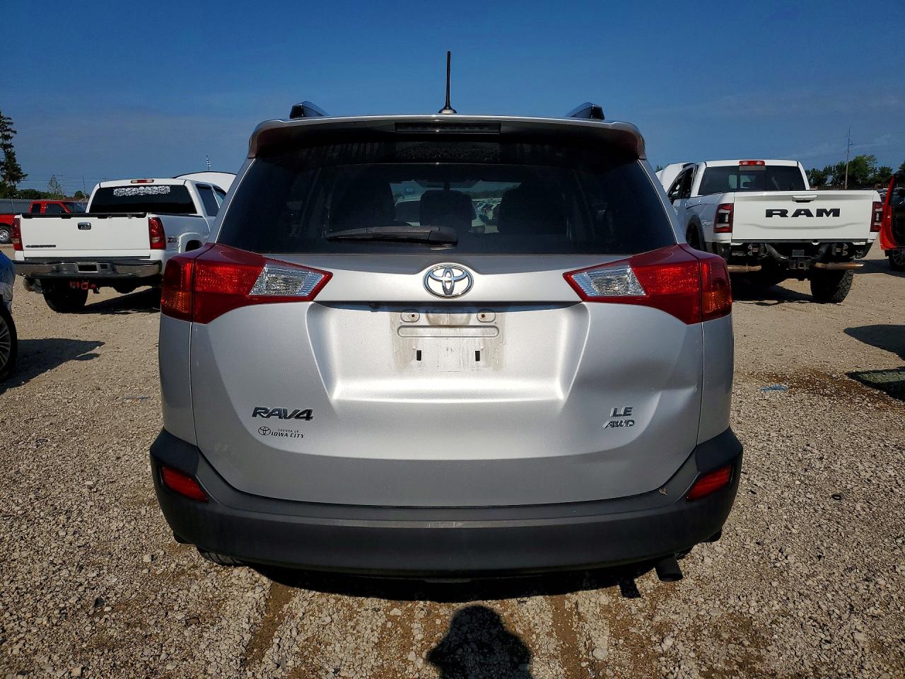2015 Toyota Rav4 Le Silver vin: JTMBFREV8FD099751