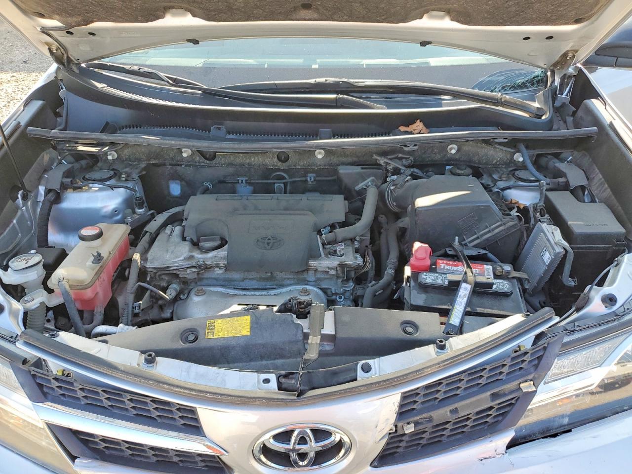2015 Toyota Rav4 Le Silver vin: JTMBFREV8FD099751