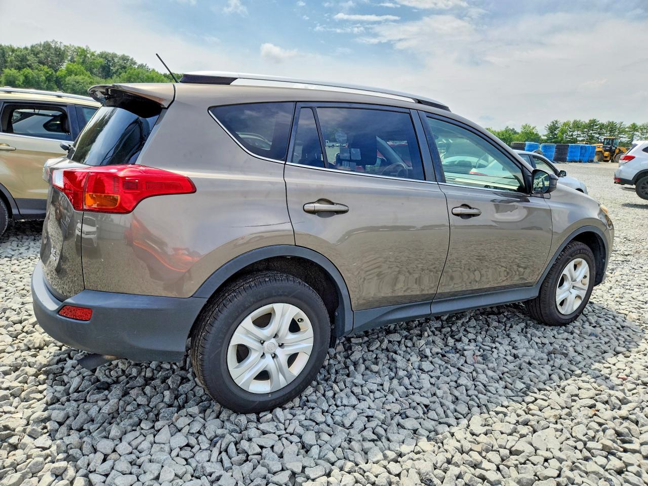 2015 Toyota Rav4 Le Желто-коричневый vin: JTMBFREV8FD148365