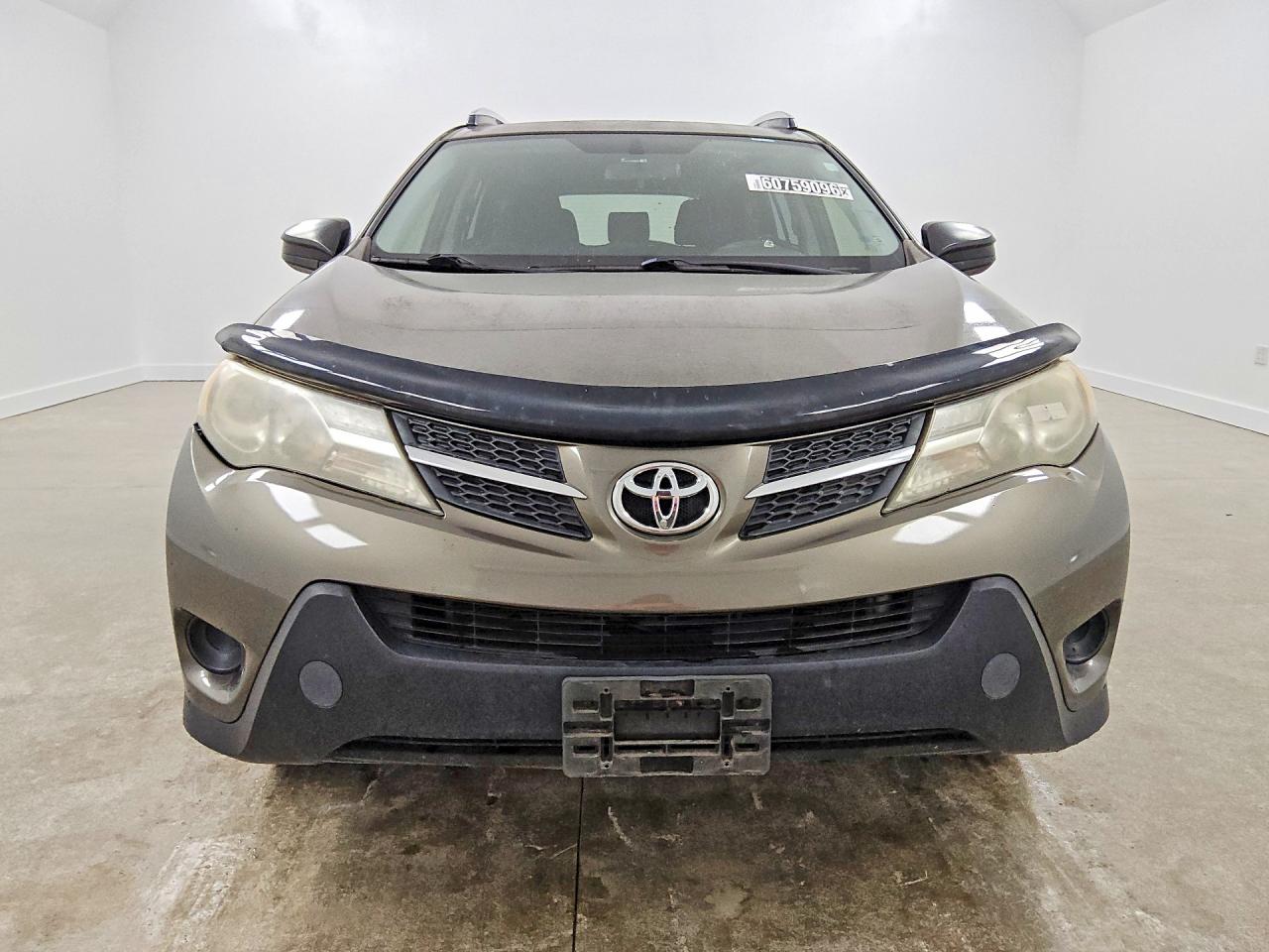 2015 Toyota Rav4 Le Beige vin: JTMBFREV8FD151301