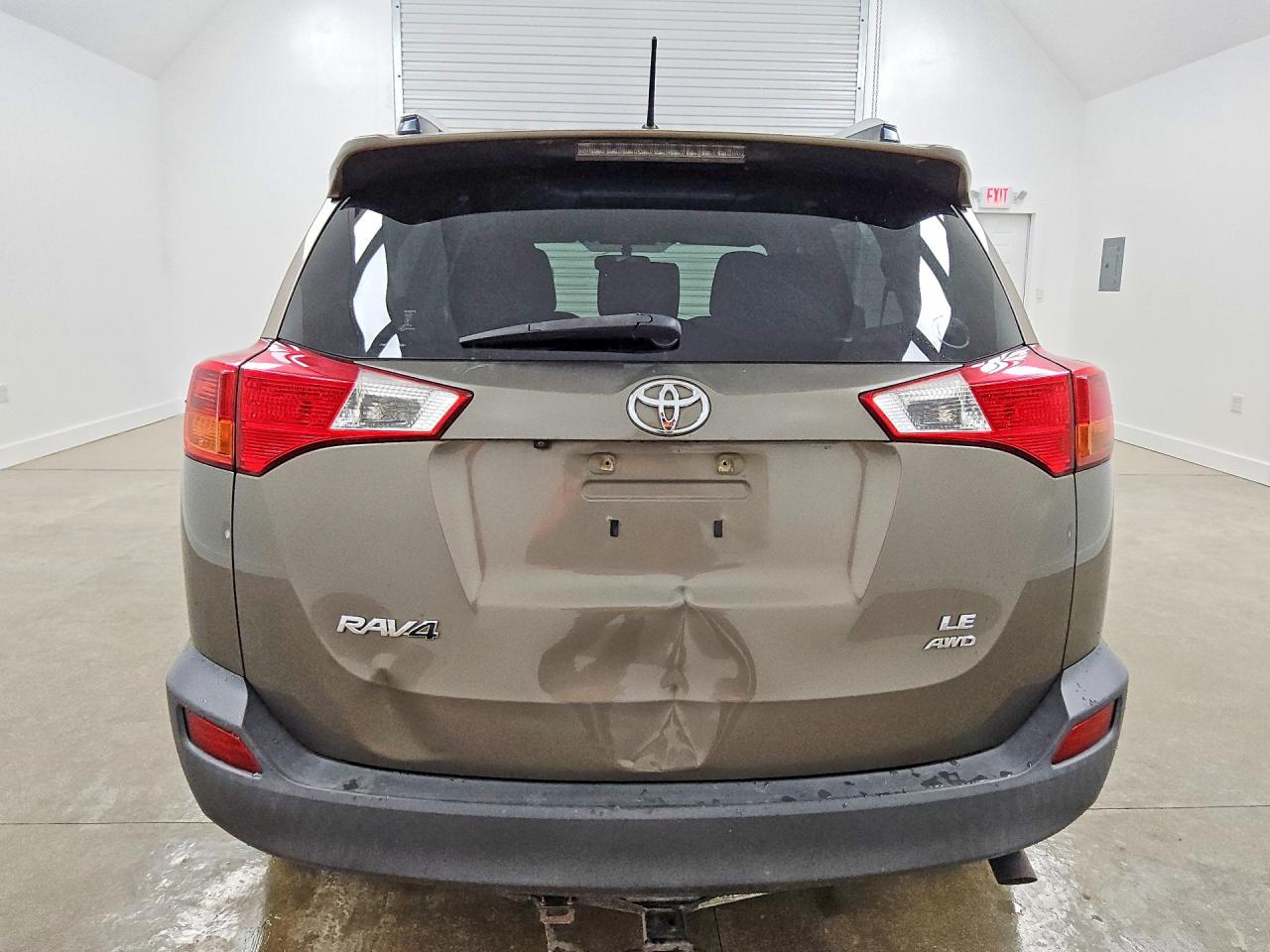 2015 Toyota Rav4 Le Beige vin: JTMBFREV8FD151301