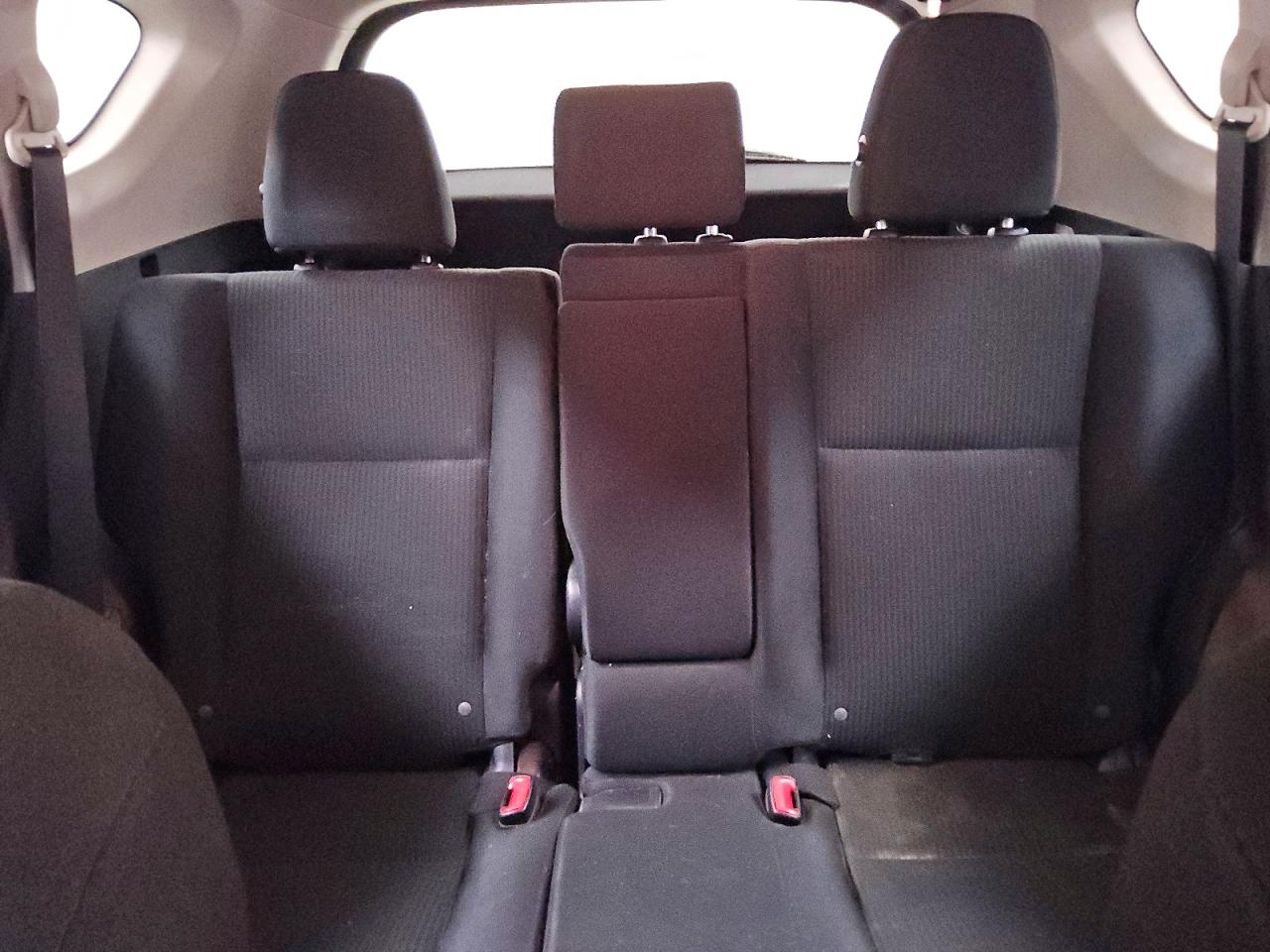 2015 Toyota Rav4 Le Beige vin: JTMBFREV8FD151301