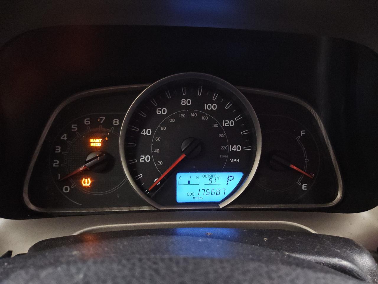 2015 Toyota Rav4 Le Beige vin: JTMBFREV8FD151301 Damage: Warning - Tire Pressure, On, Unacceptable