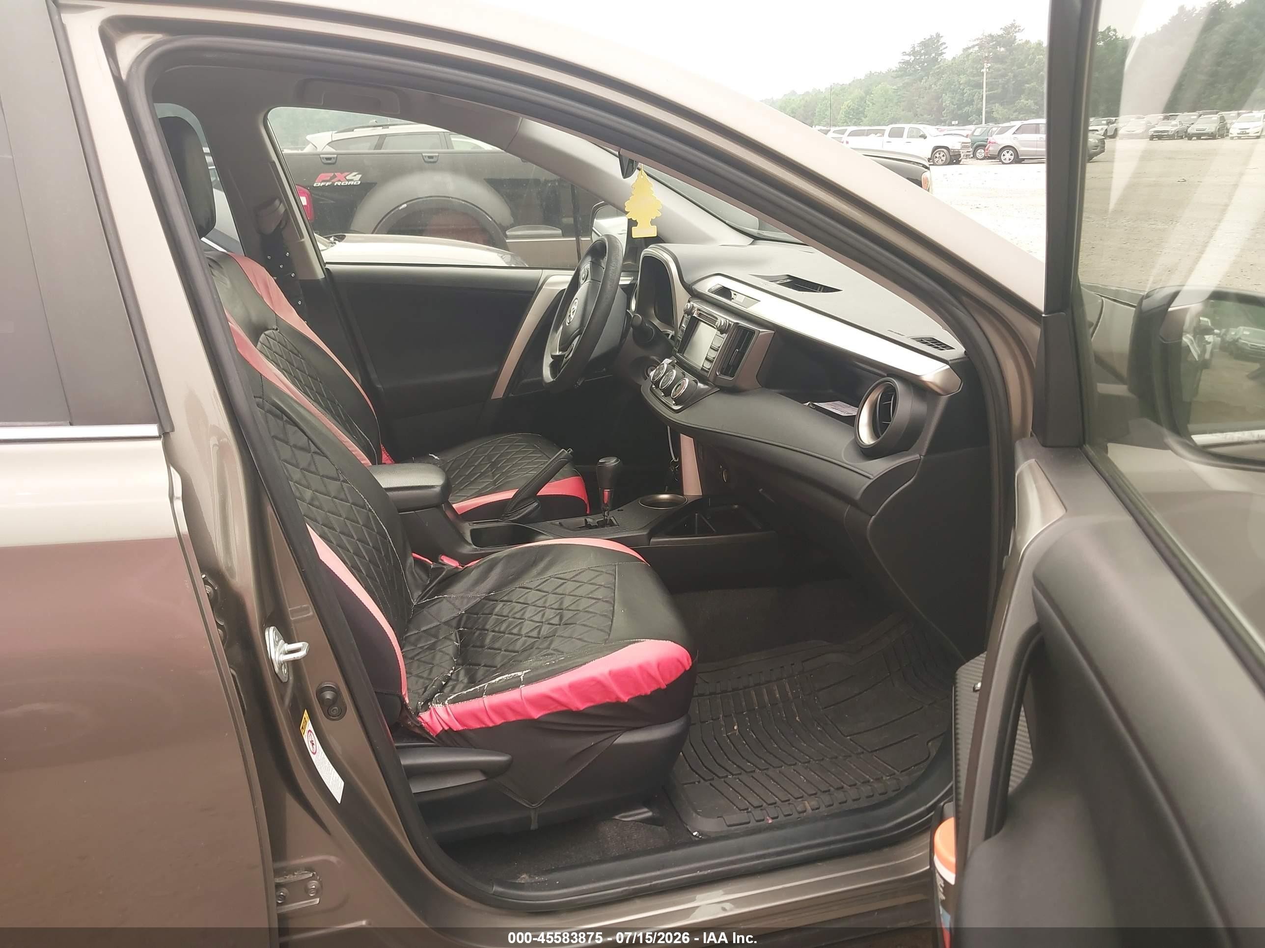 2015 Toyota Rav4 Le Brown vin: JTMBFREV8FD159544
