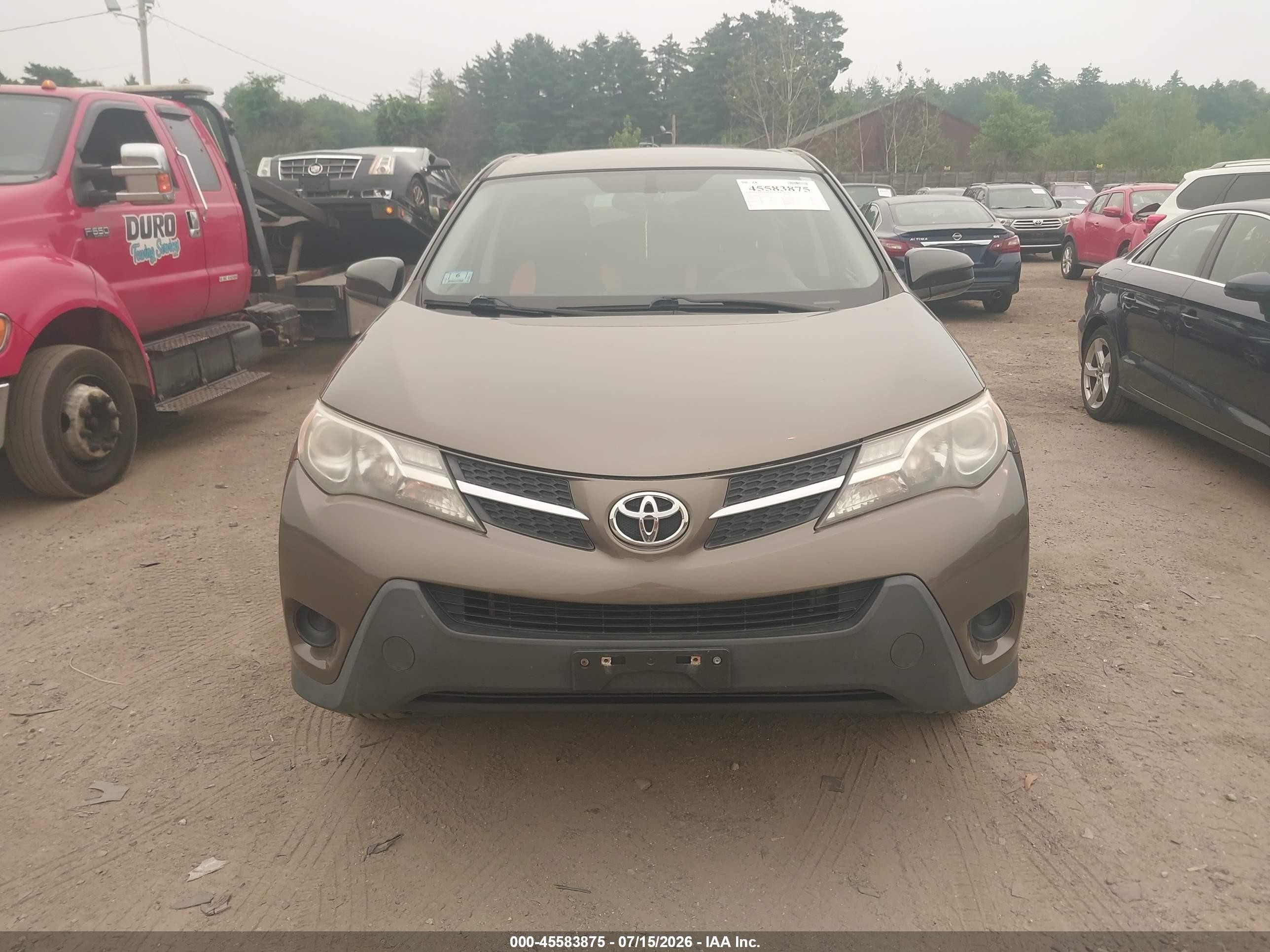 2015 Toyota Rav4 Le Brown vin: JTMBFREV8FD159544