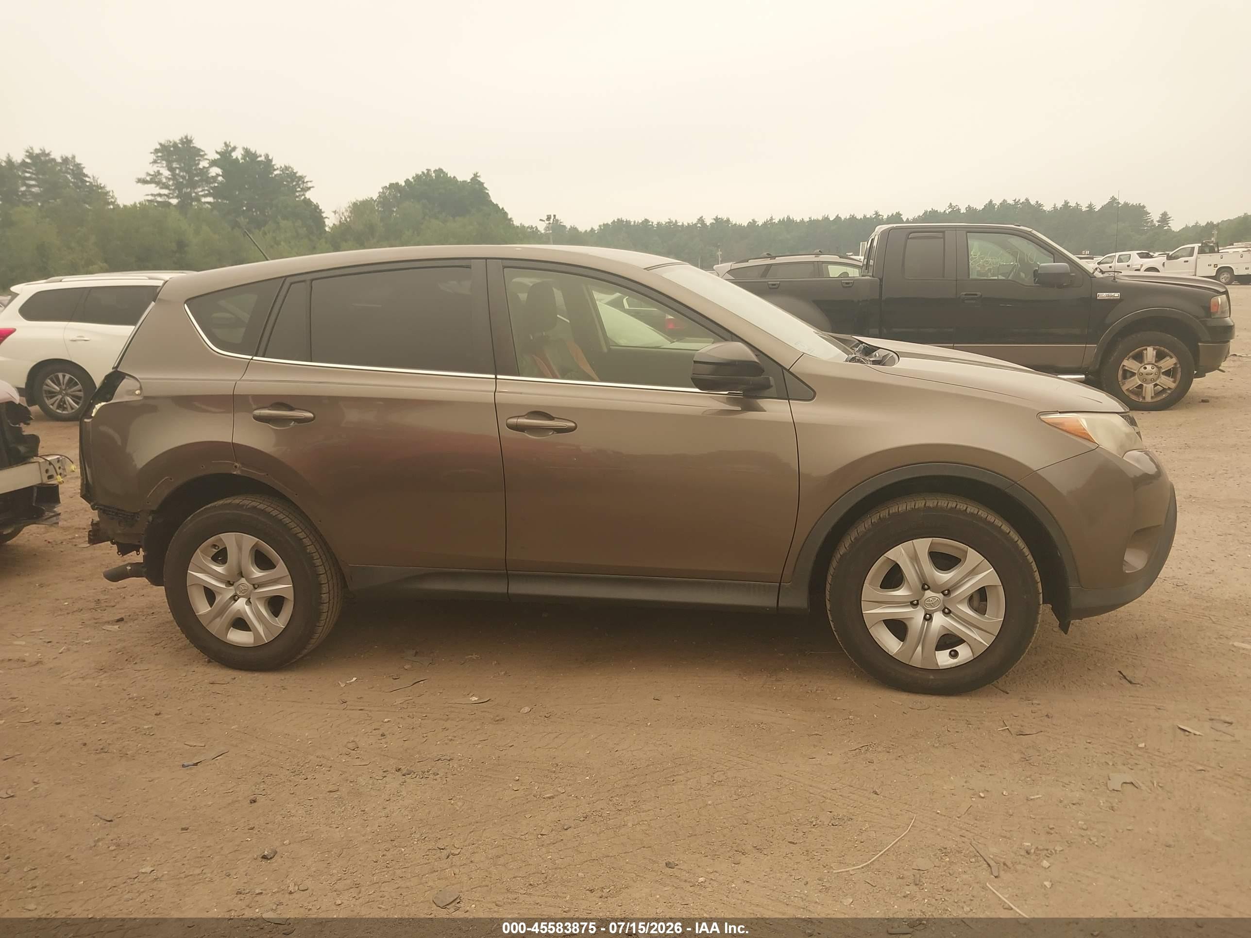2015 Toyota Rav4 Le Brown vin: JTMBFREV8FD159544