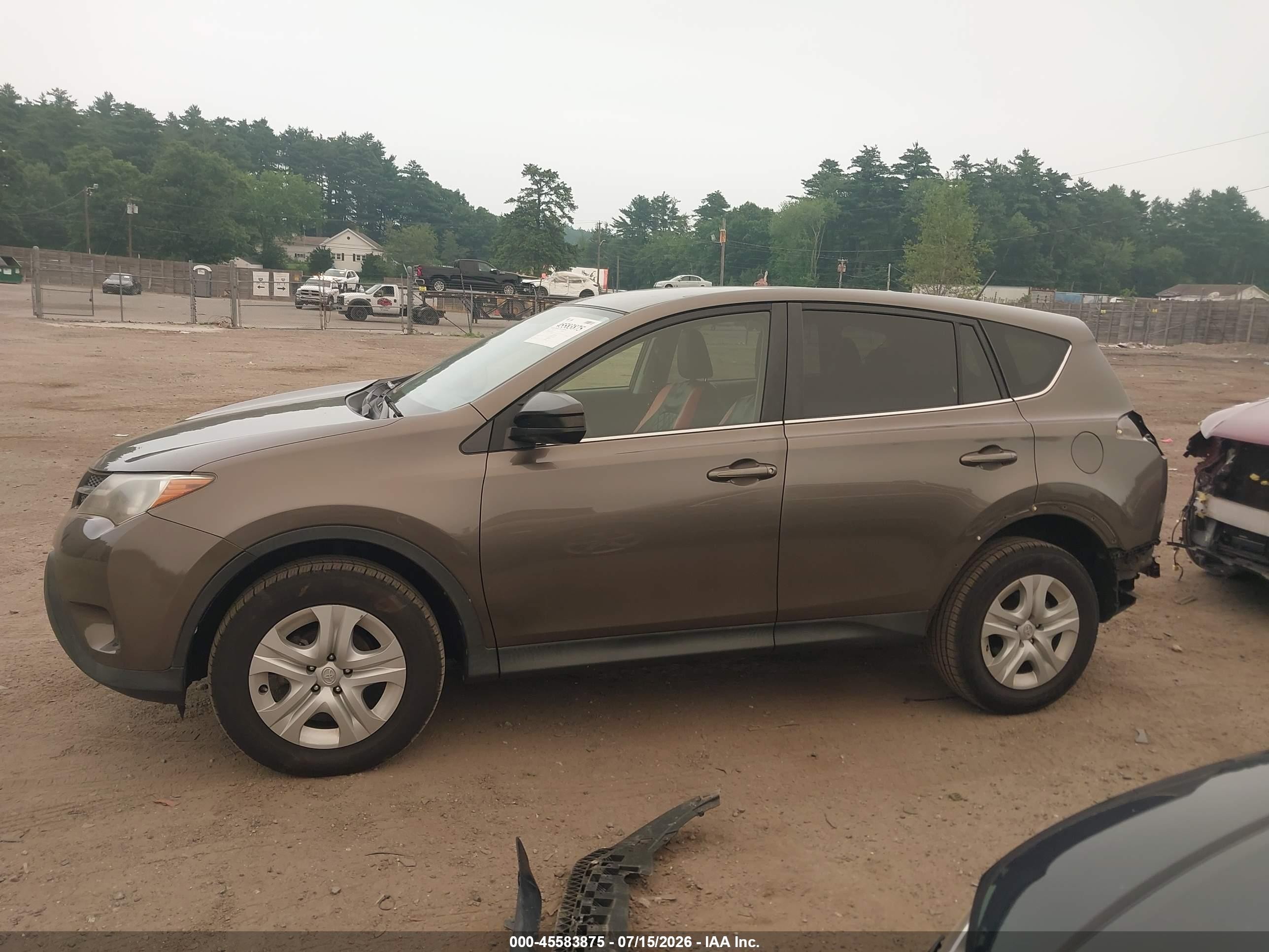 2015 Toyota Rav4 Le Brown vin: JTMBFREV8FD159544