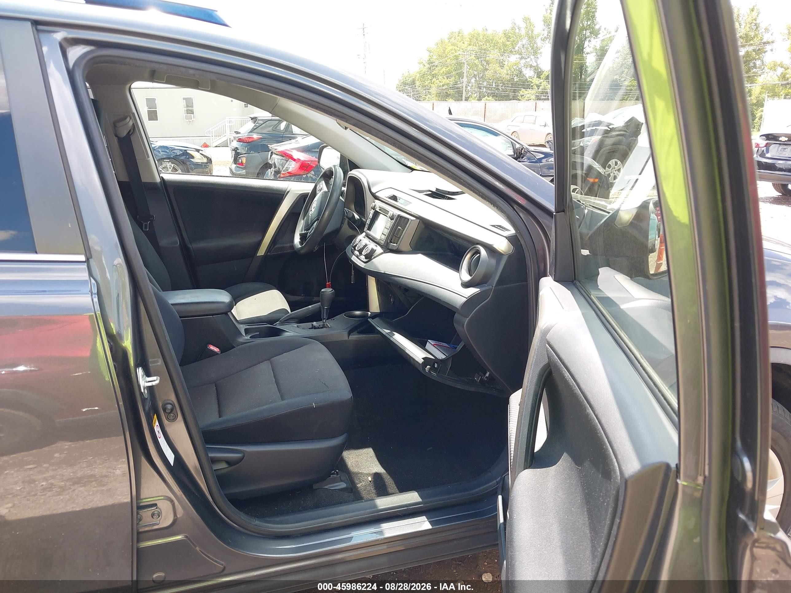 2015 Toyota Rav4 Le Серый vin: JTMBFREV8FD174559