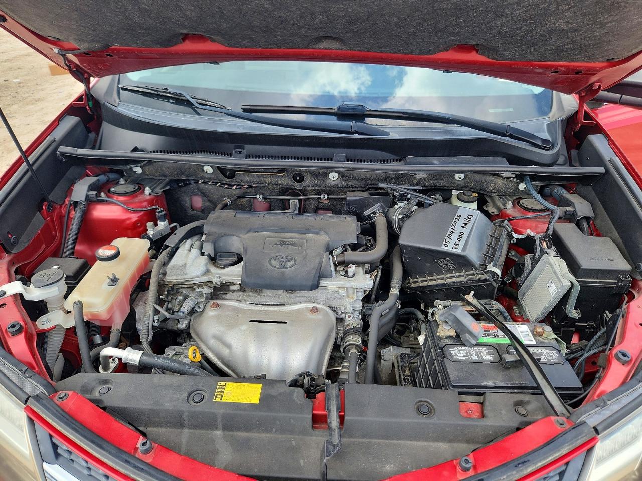 2015 Toyota Rav4 Le Red vin: JTMBFREV8FJ027529