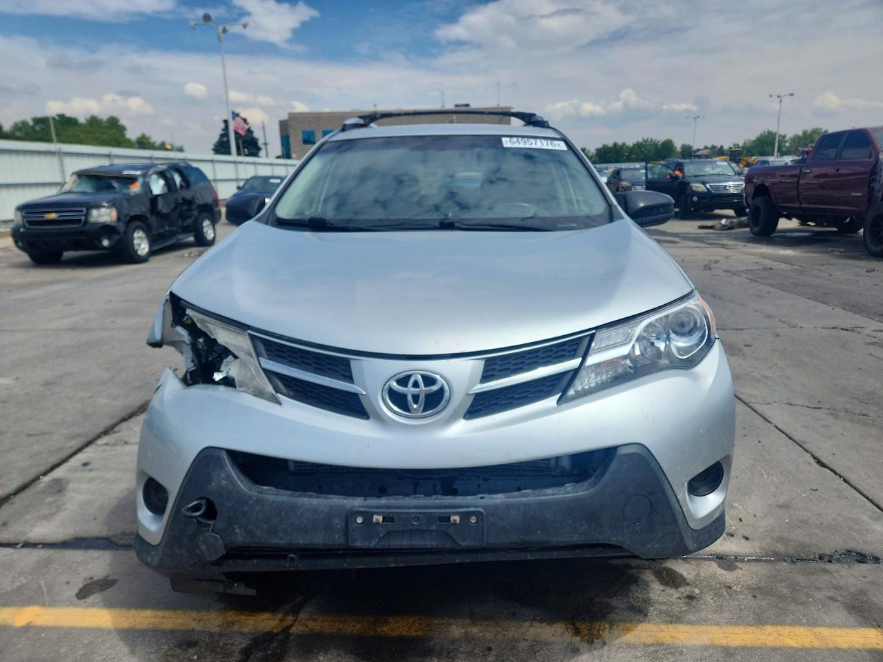 2015 Toyota Rav4 Le Silver vin: JTMBFREV8FJ033864