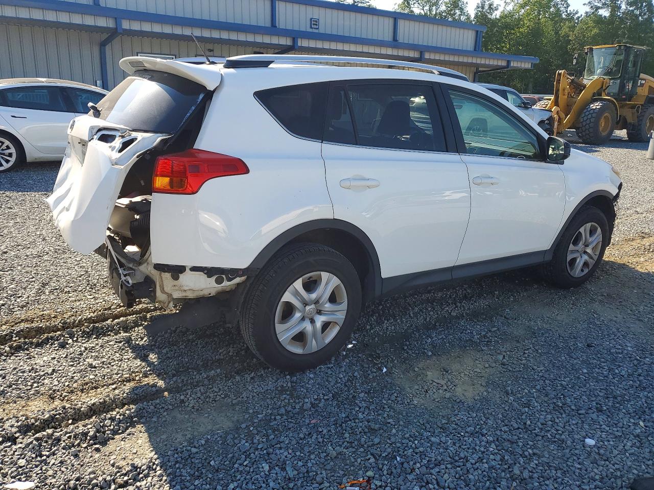 2015 Toyota Rav4 Le White vin: JTMBFREV8FJ037185