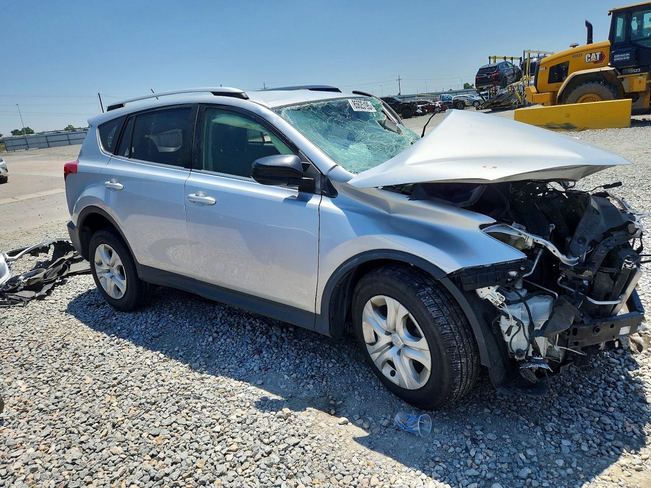 2015 Toyota Rav4 Le Silver vin: JTMBFREV8FJ050518