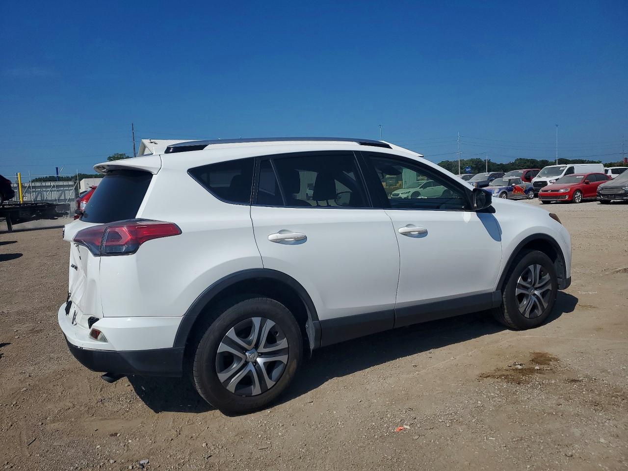 2017 Toyota Rav4 Le White vin: JTMBFREV8HD202198