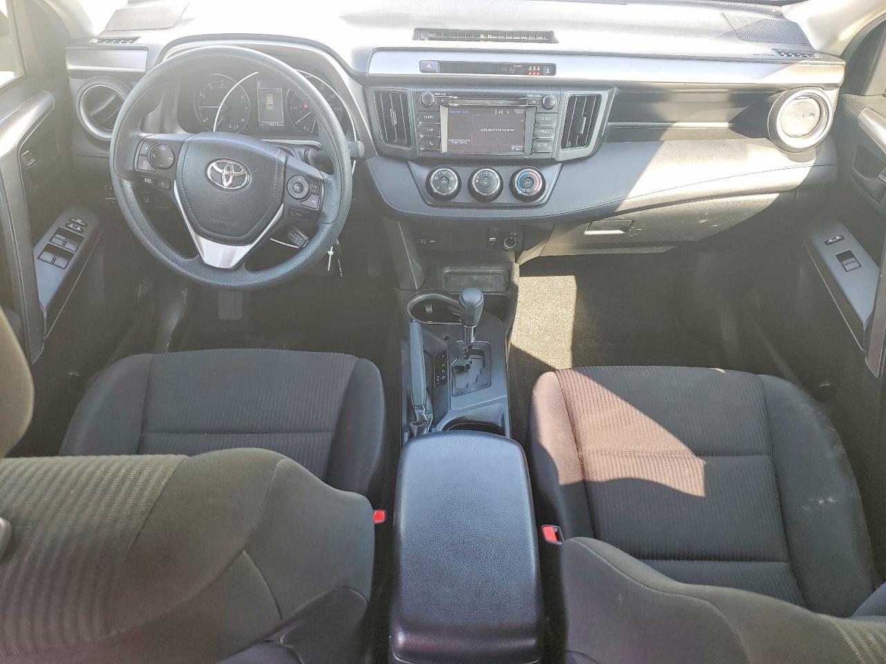2017 Toyota Rav4 Le White vin: JTMBFREV8HD202198