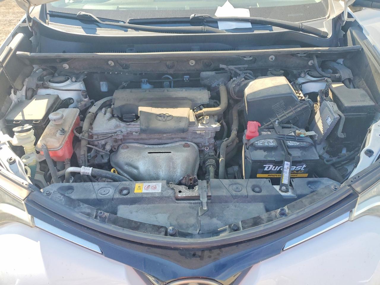 2017 Toyota Rav4 Le White vin: JTMBFREV8HD202198