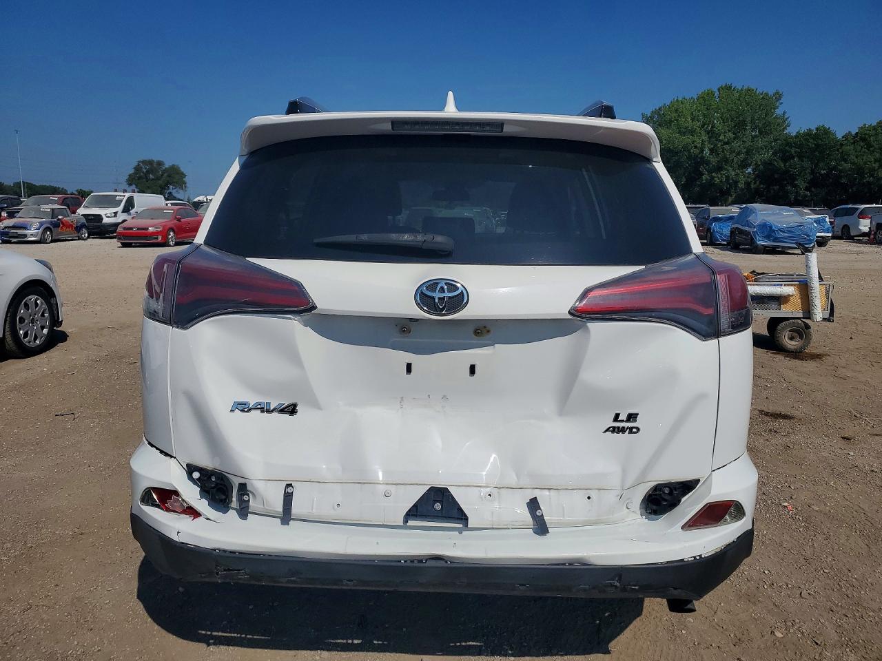 2017 Toyota Rav4 Le White vin: JTMBFREV8HD202198