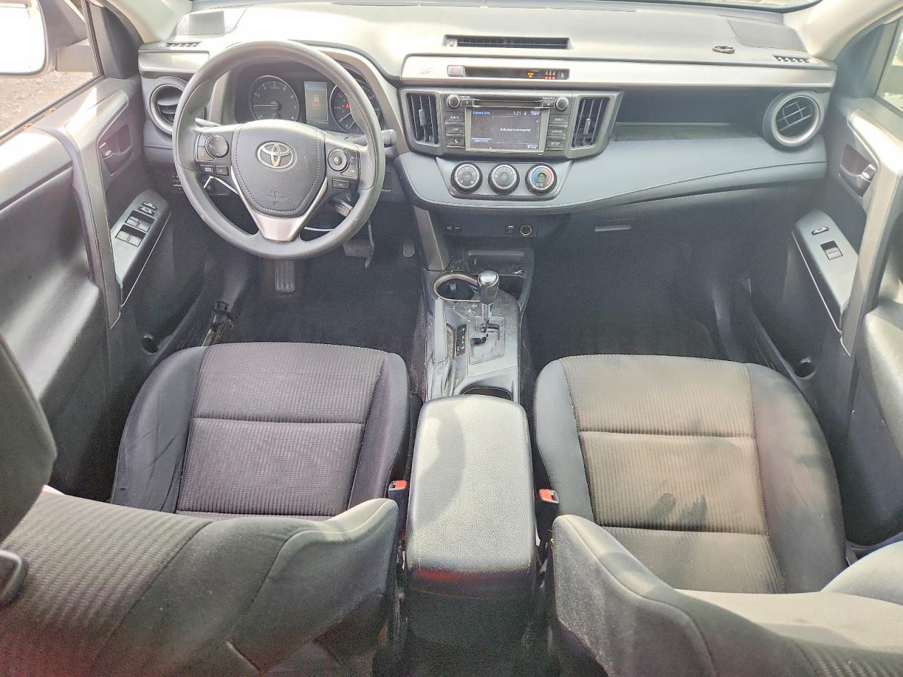 2017 Toyota Rav4 Le White vin: JTMBFREV8HD204419