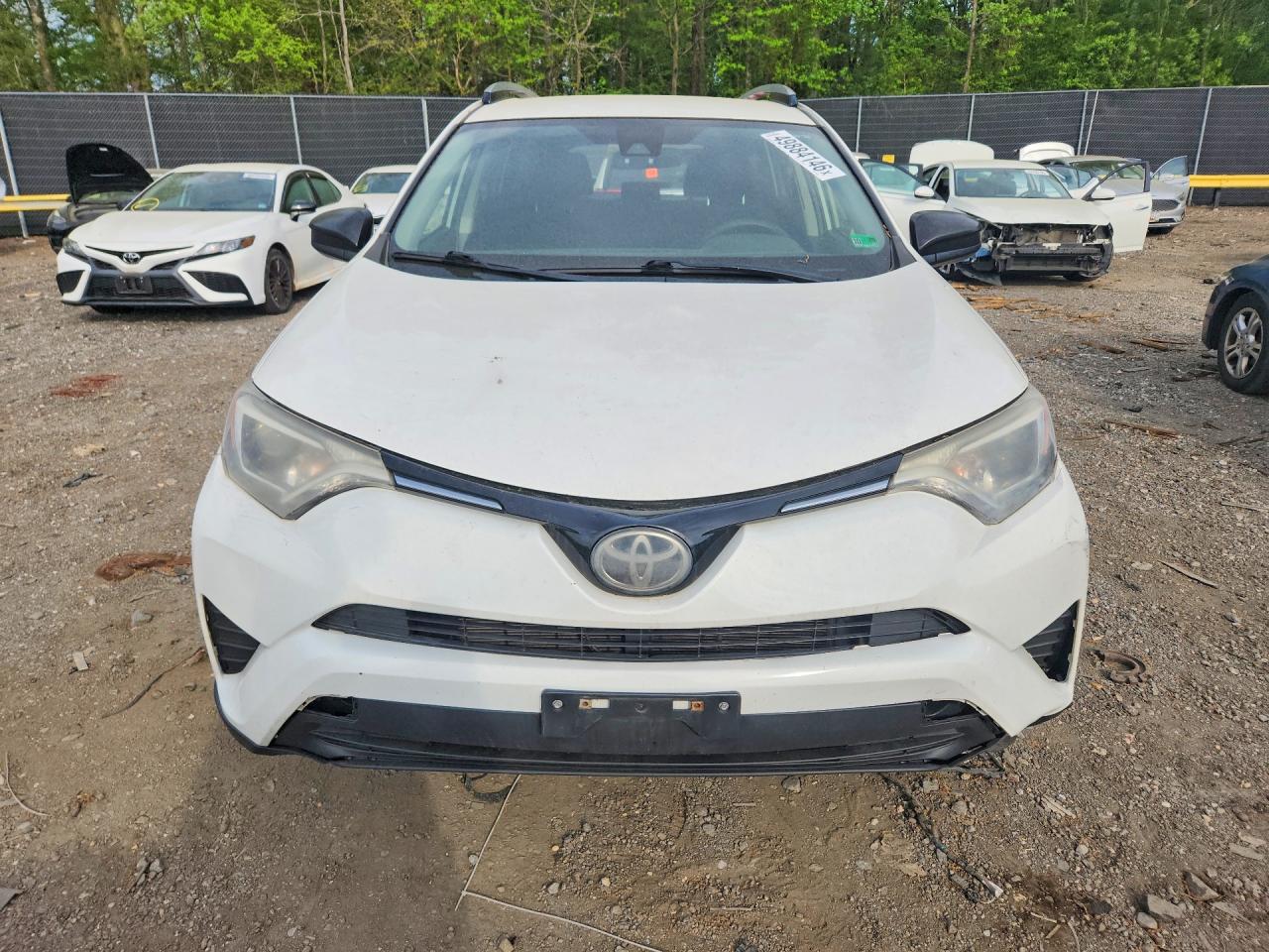 2017 Toyota Rav4 Le White vin: JTMBFREV8HD204419