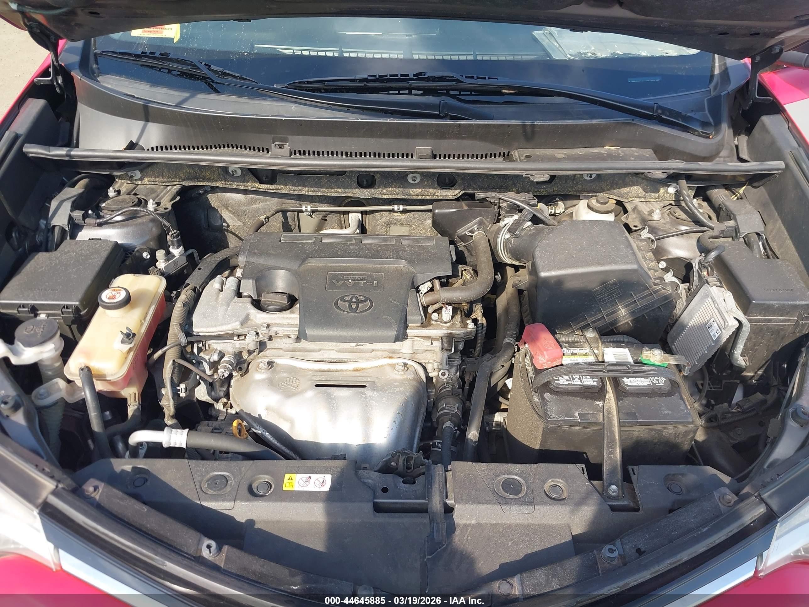 2018 Toyota Rav4 Le Red vin: JTMBFREV8JJ256303