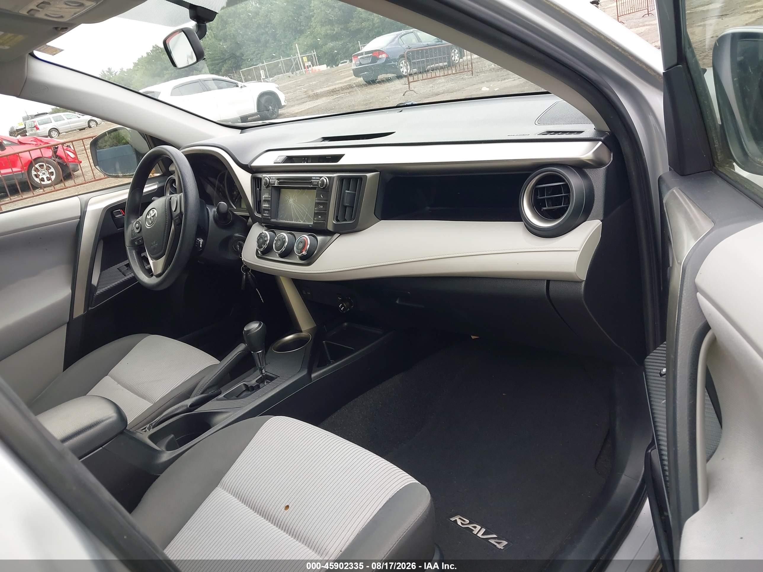 2013 Toyota Rav4 Le Silver vin: JTMBFREV9D5004296