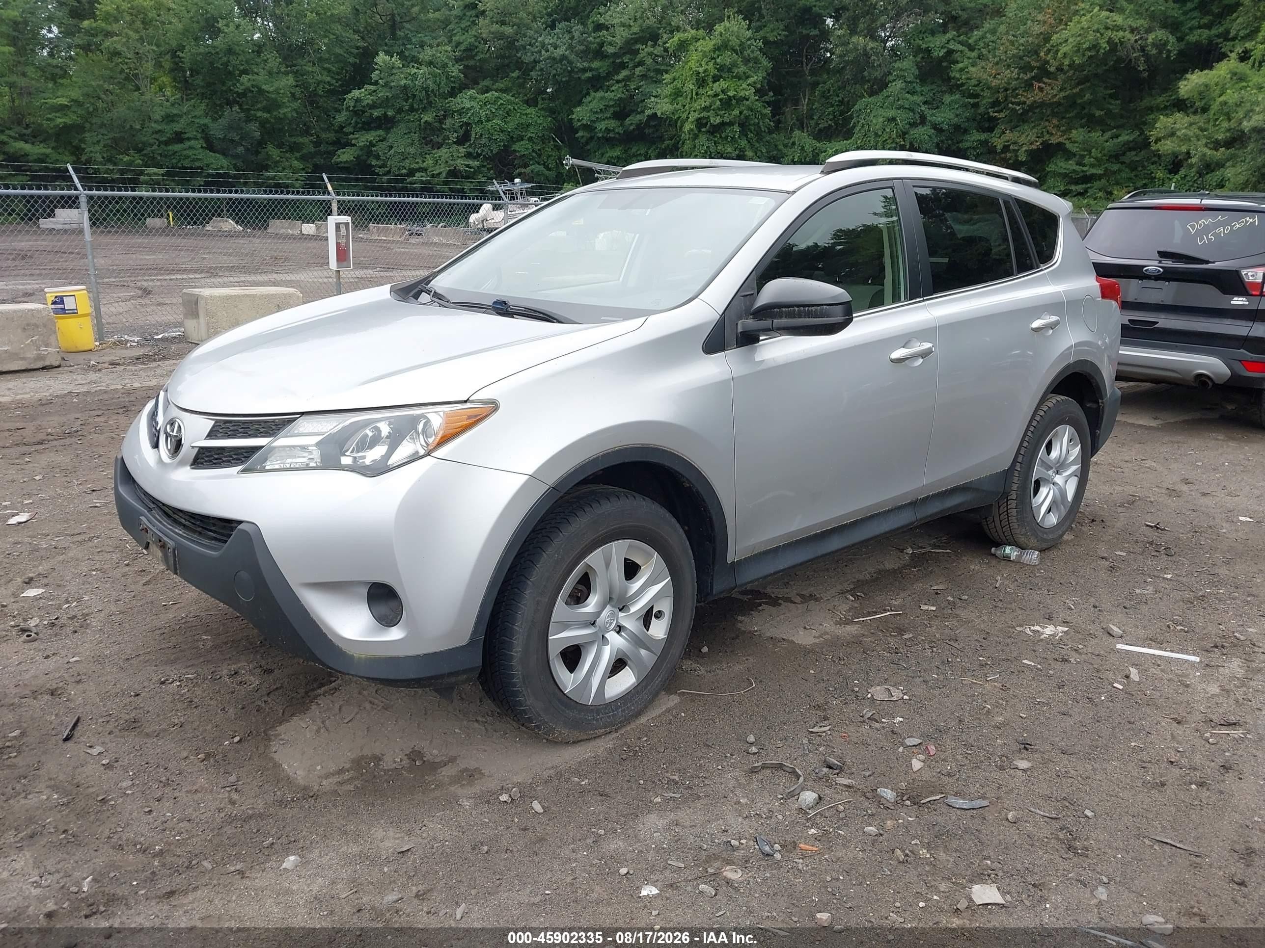 2013 Toyota Rav4 Le Silver vin: JTMBFREV9D5004296