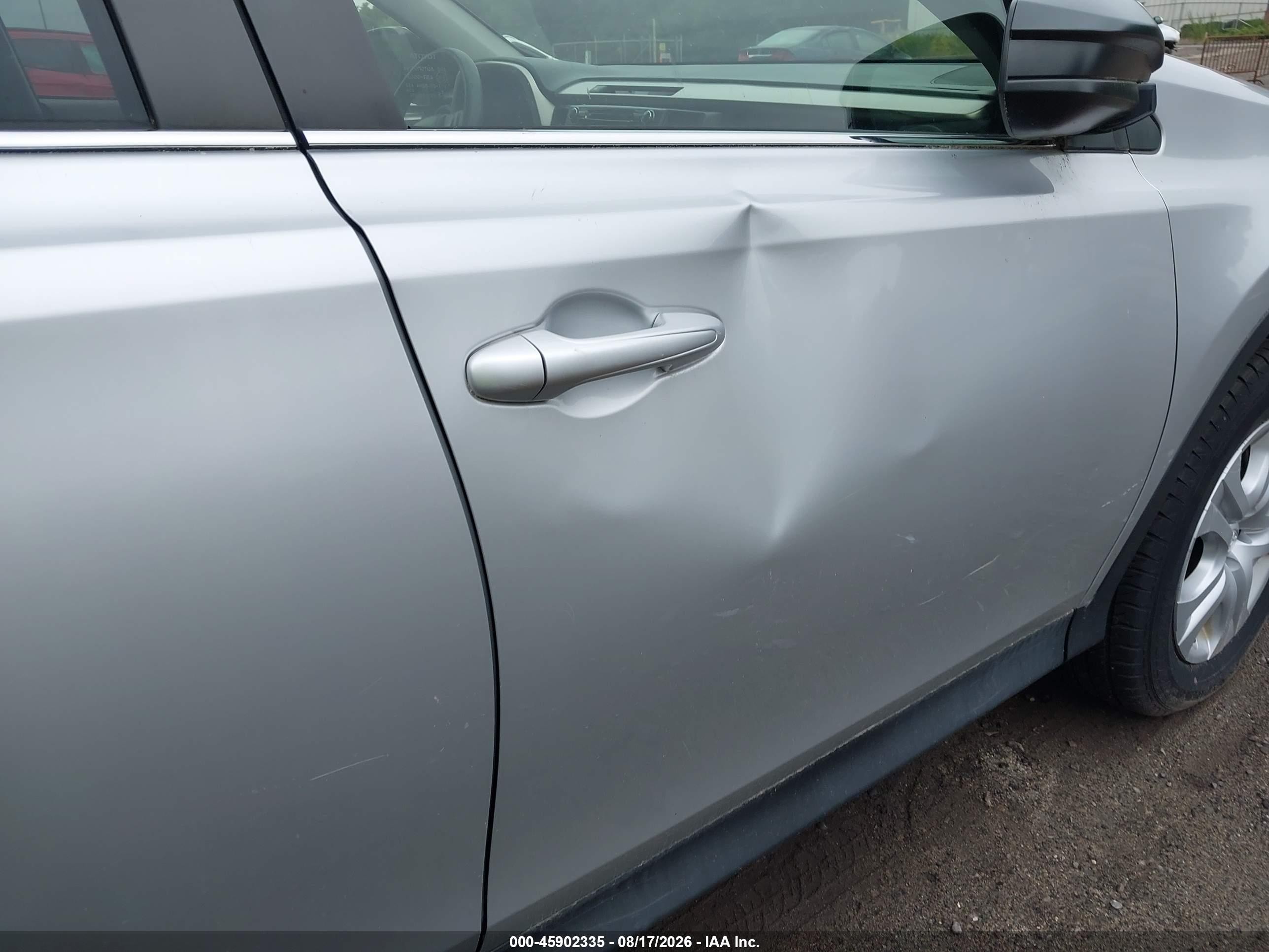 2013 Toyota Rav4 Le Silver vin: JTMBFREV9D5004296