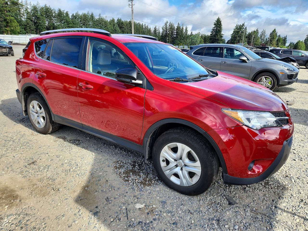 2013 Toyota Rav4 Le Red vin: JTMBFREV9D5012592