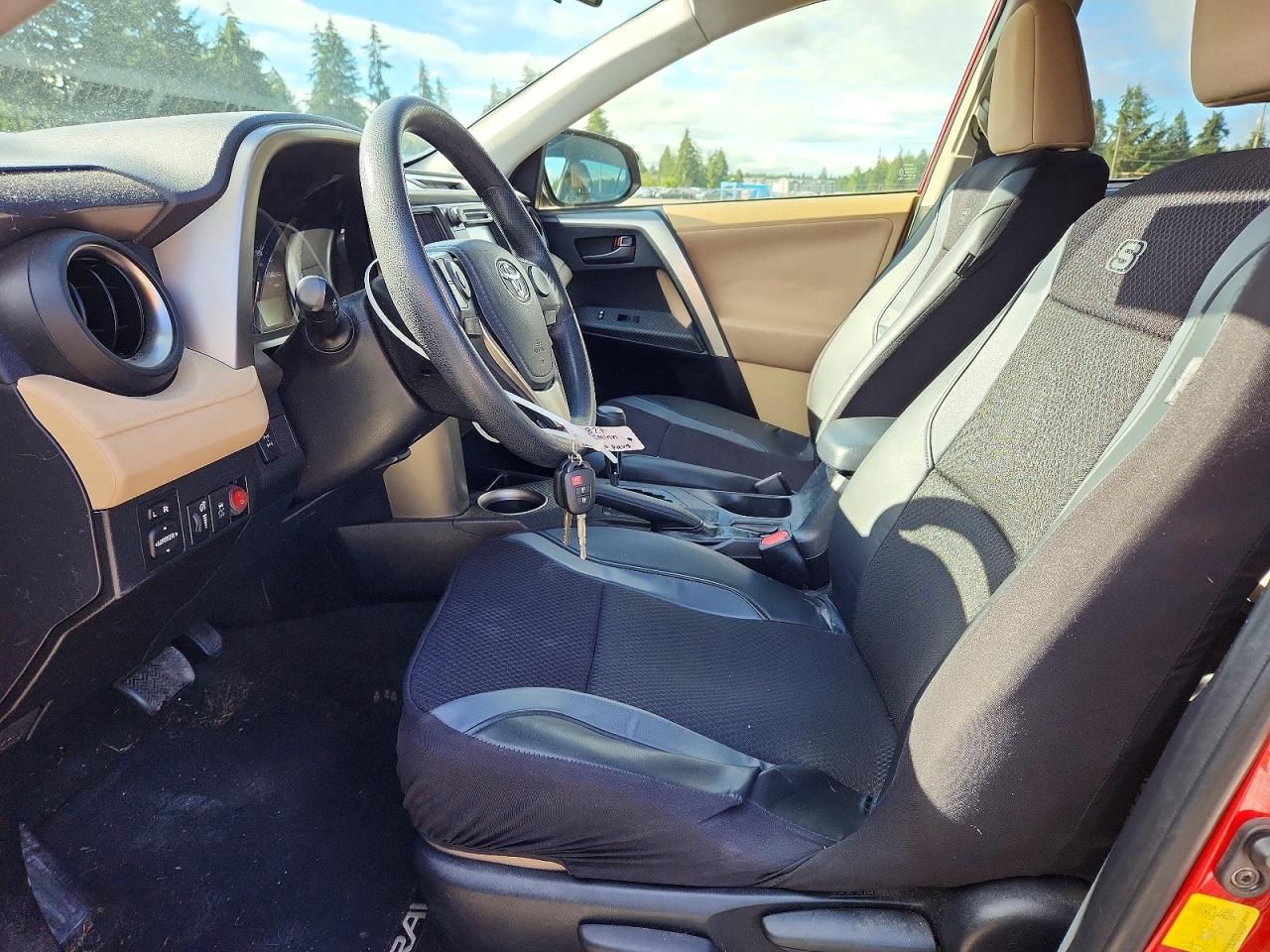 2013 Toyota Rav4 Le Red vin: JTMBFREV9D5012592