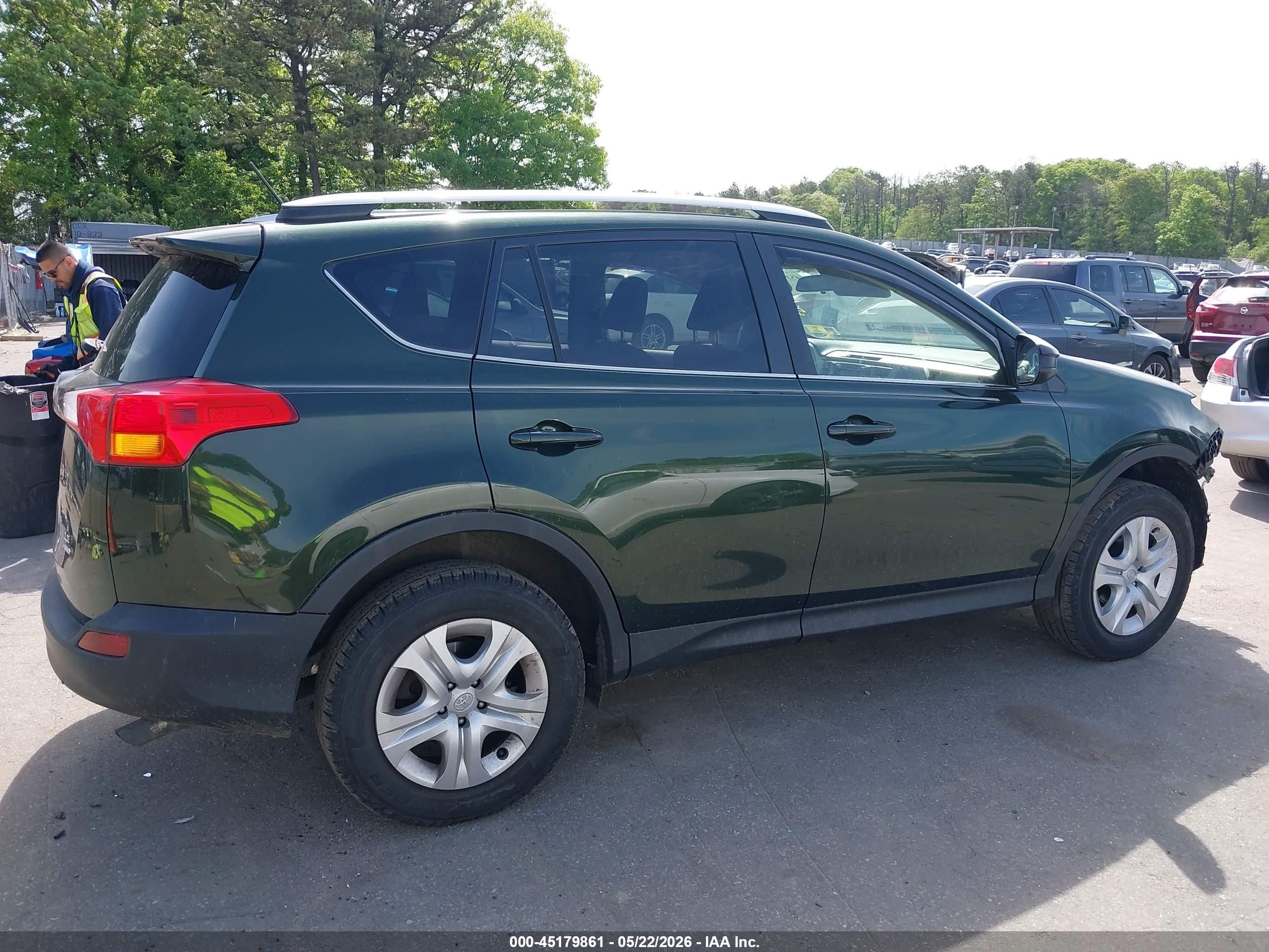 2013 Toyota Rav4 Le Green vin: JTMBFREV9D5014567