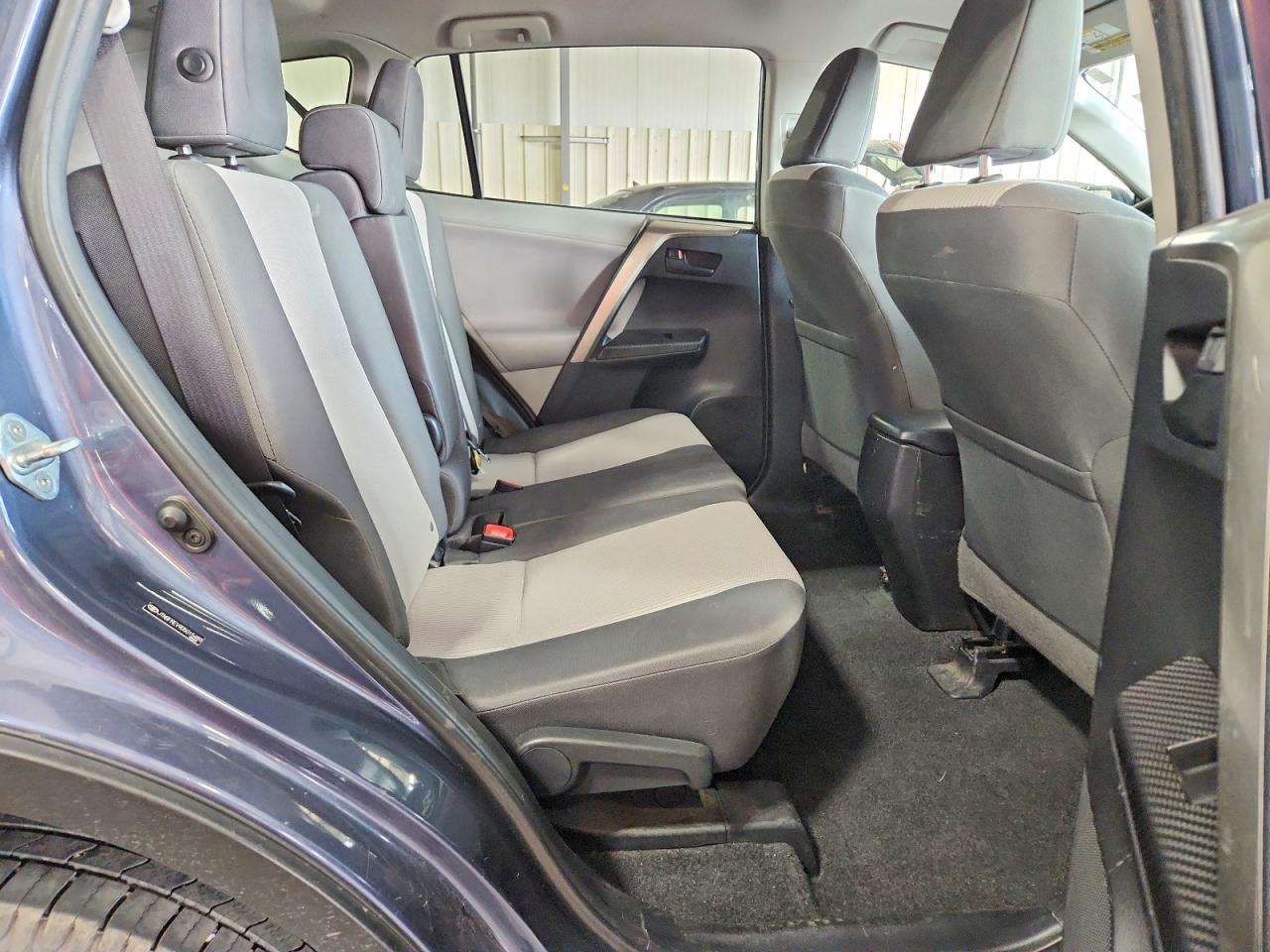 2013 Toyota Rav4 Le Blue vin: JTMBFREV9D5015489