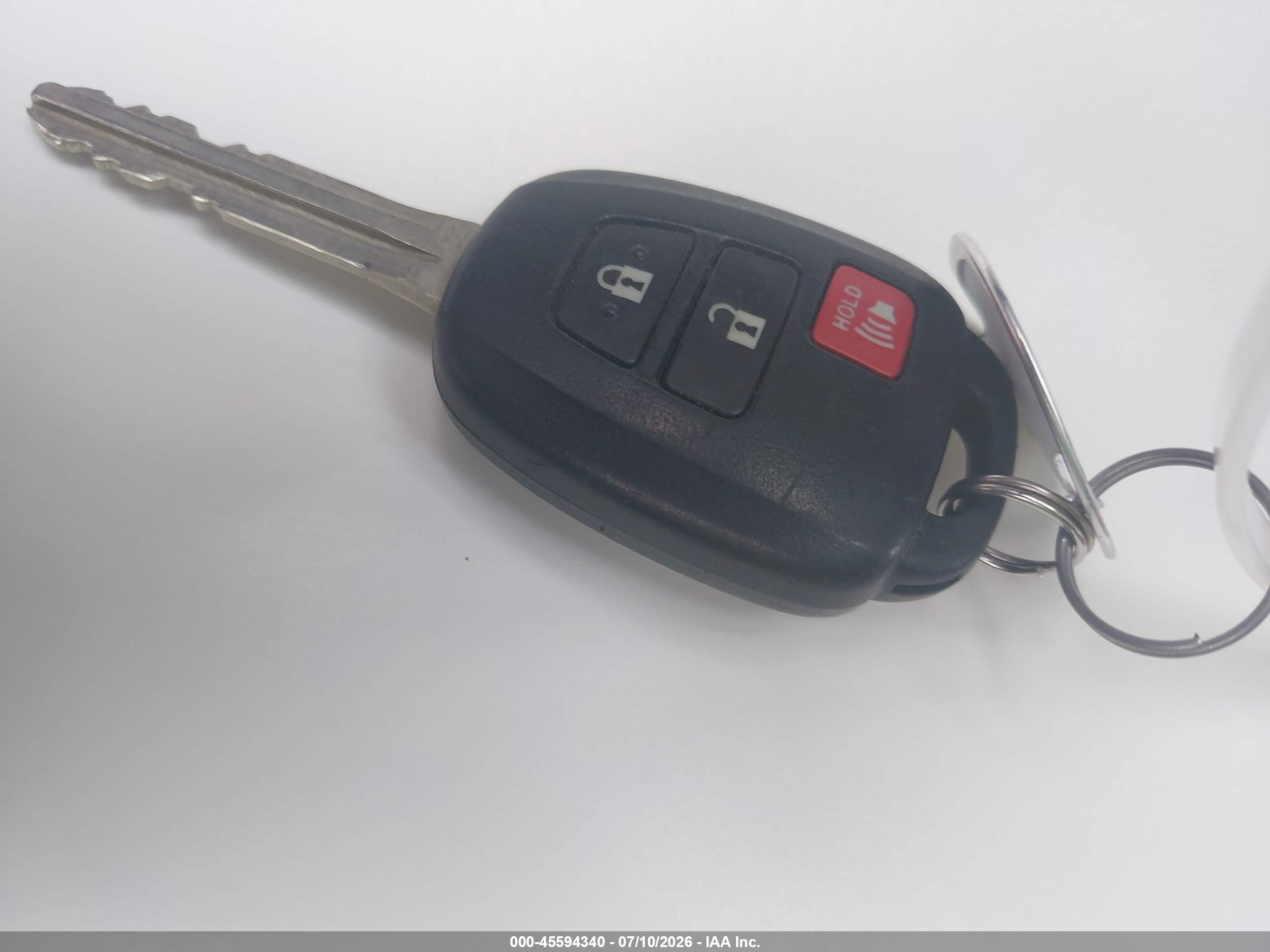 2013 Toyota Rav4 Le Red vin: JTMBFREV9DD000819