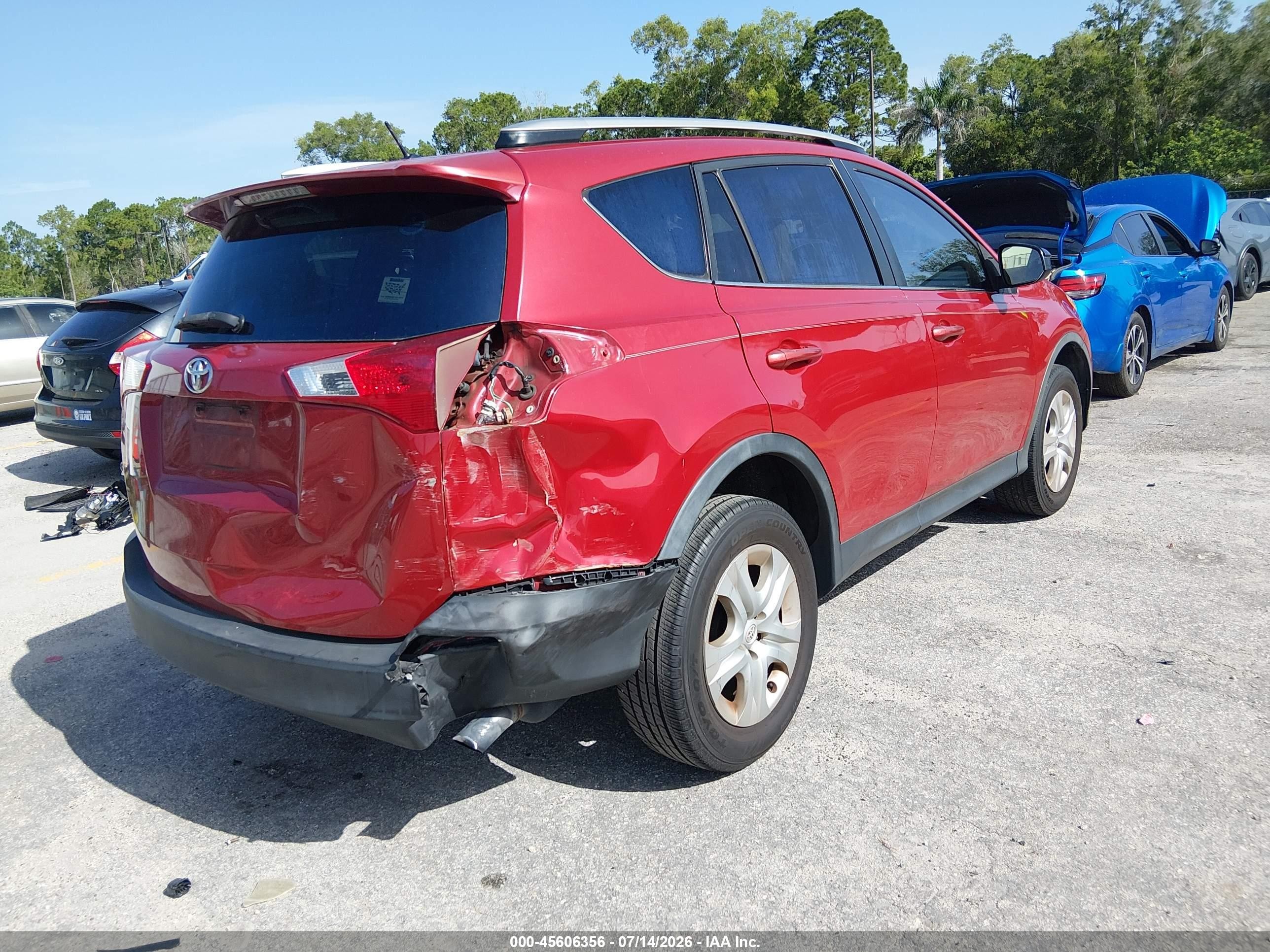 2013 Toyota Rav4 Le Red vin: JTMBFREV9DD032122