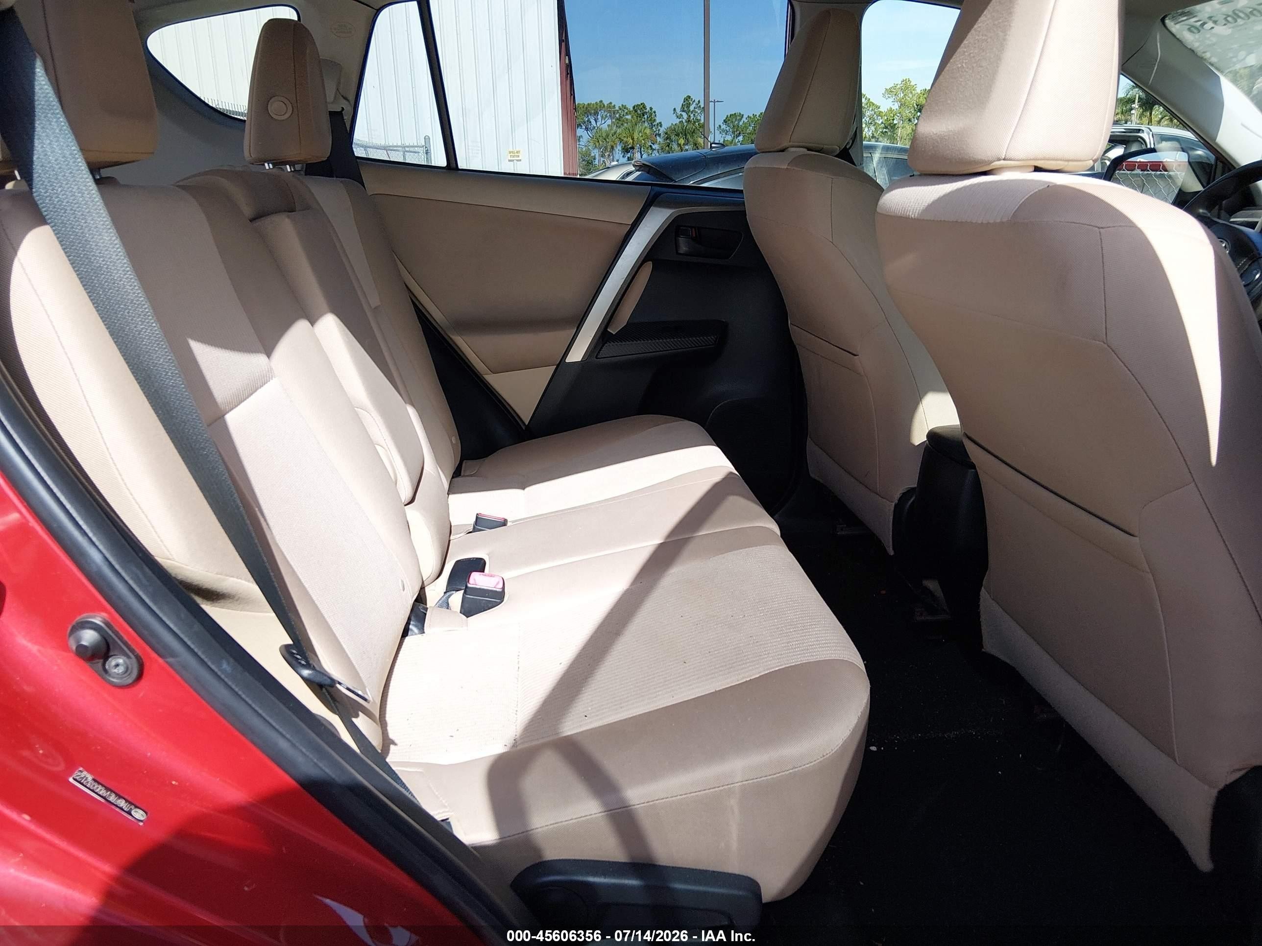 2013 Toyota Rav4 Le Red vin: JTMBFREV9DD032122