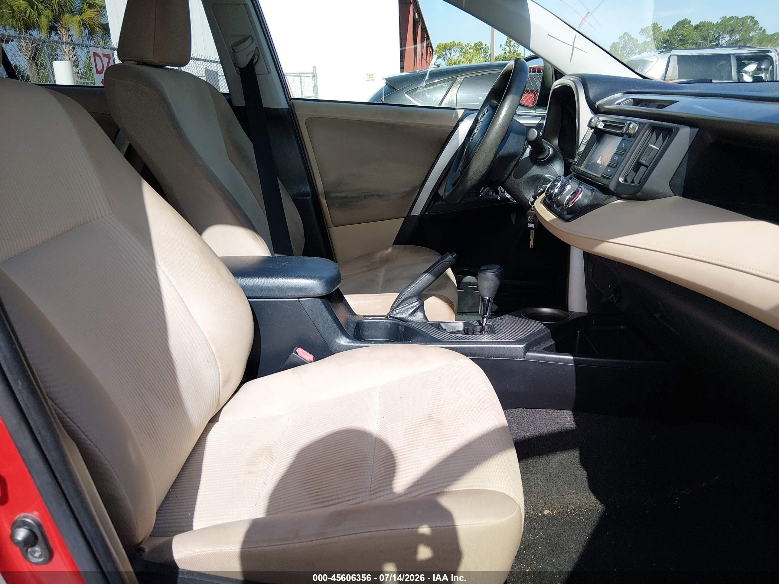 2013 Toyota Rav4 Le Red vin: JTMBFREV9DD032122