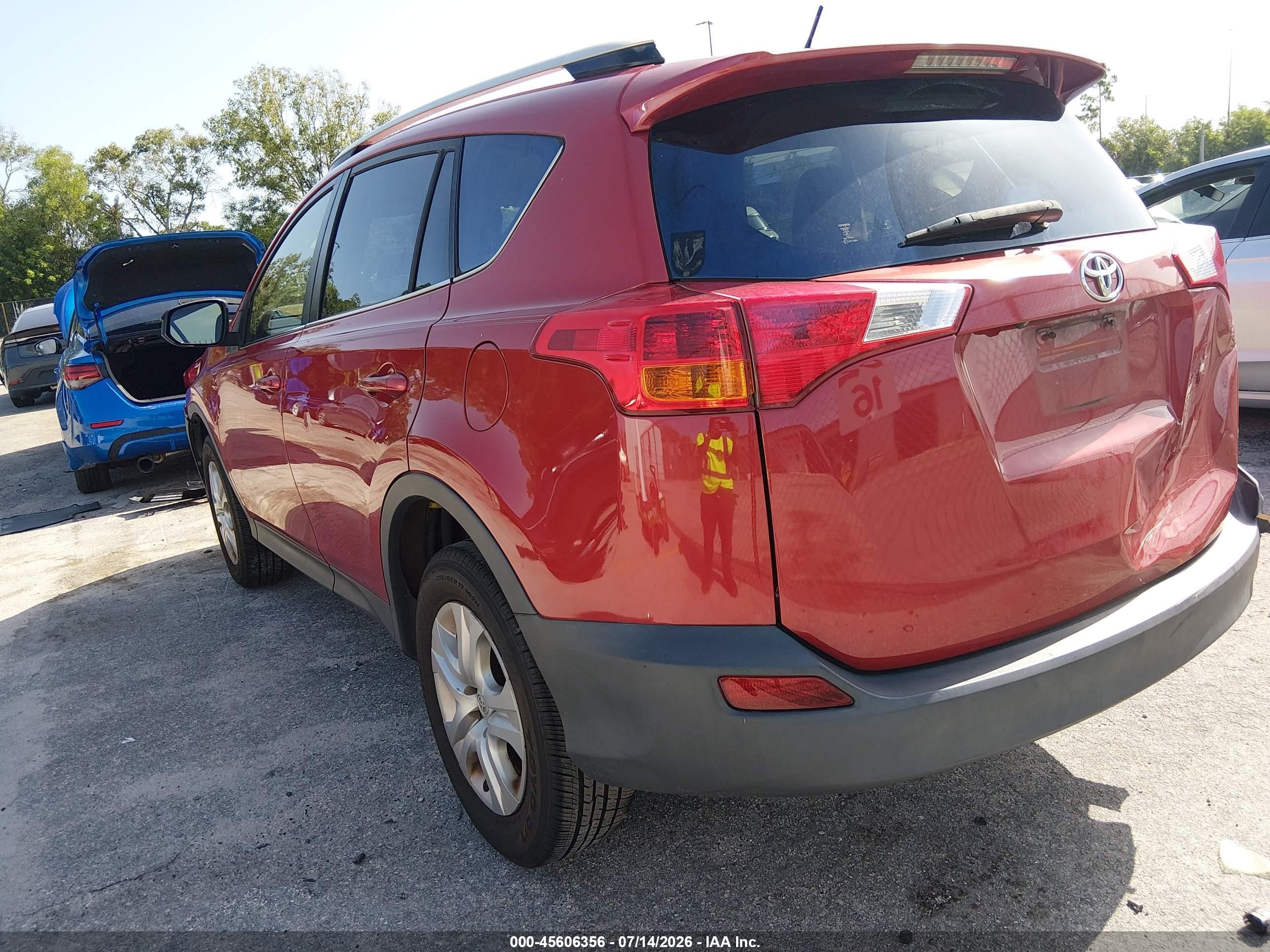 2013 Toyota Rav4 Le Red vin: JTMBFREV9DD032122