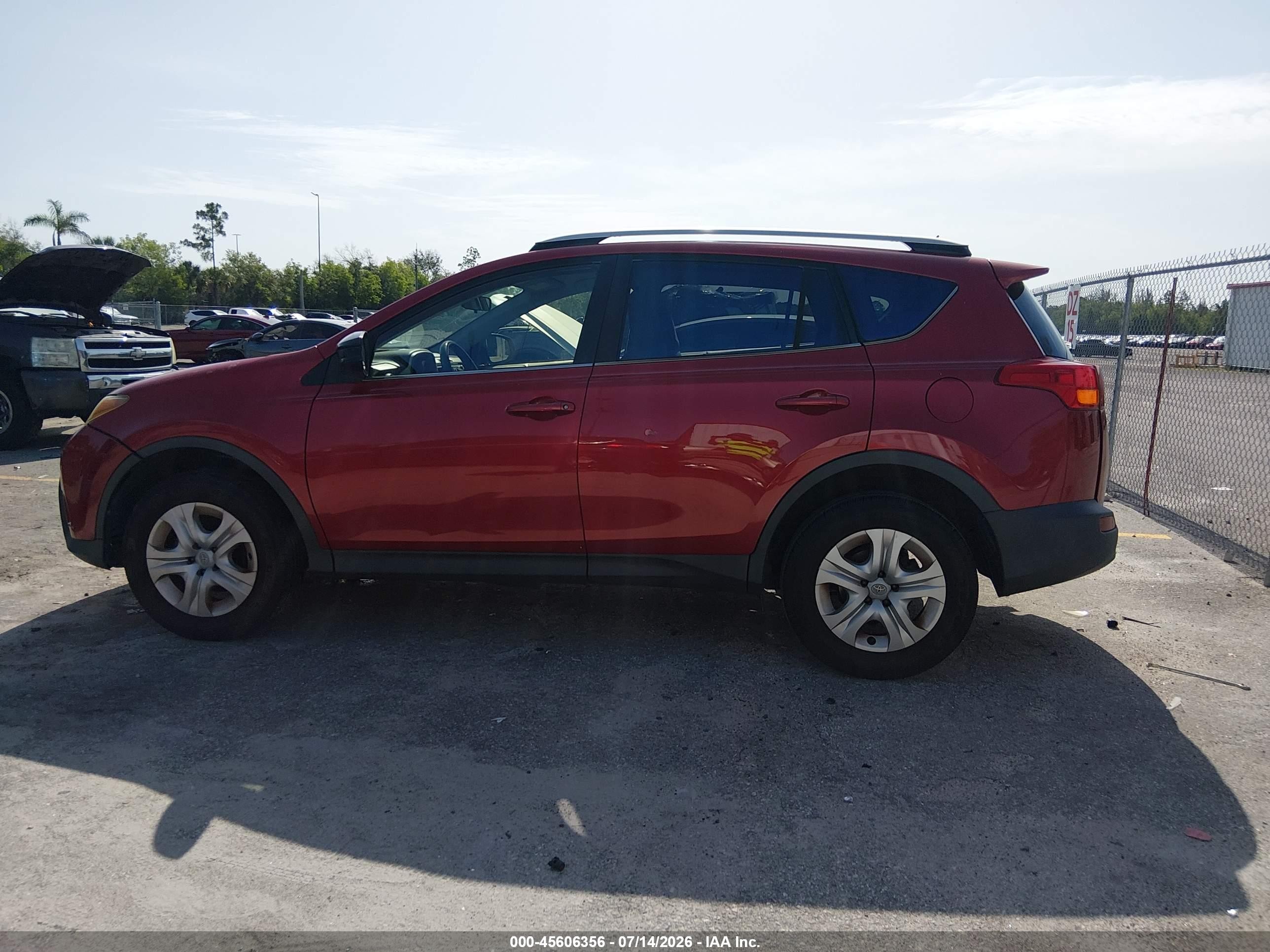 2013 Toyota Rav4 Le Red vin: JTMBFREV9DD032122
