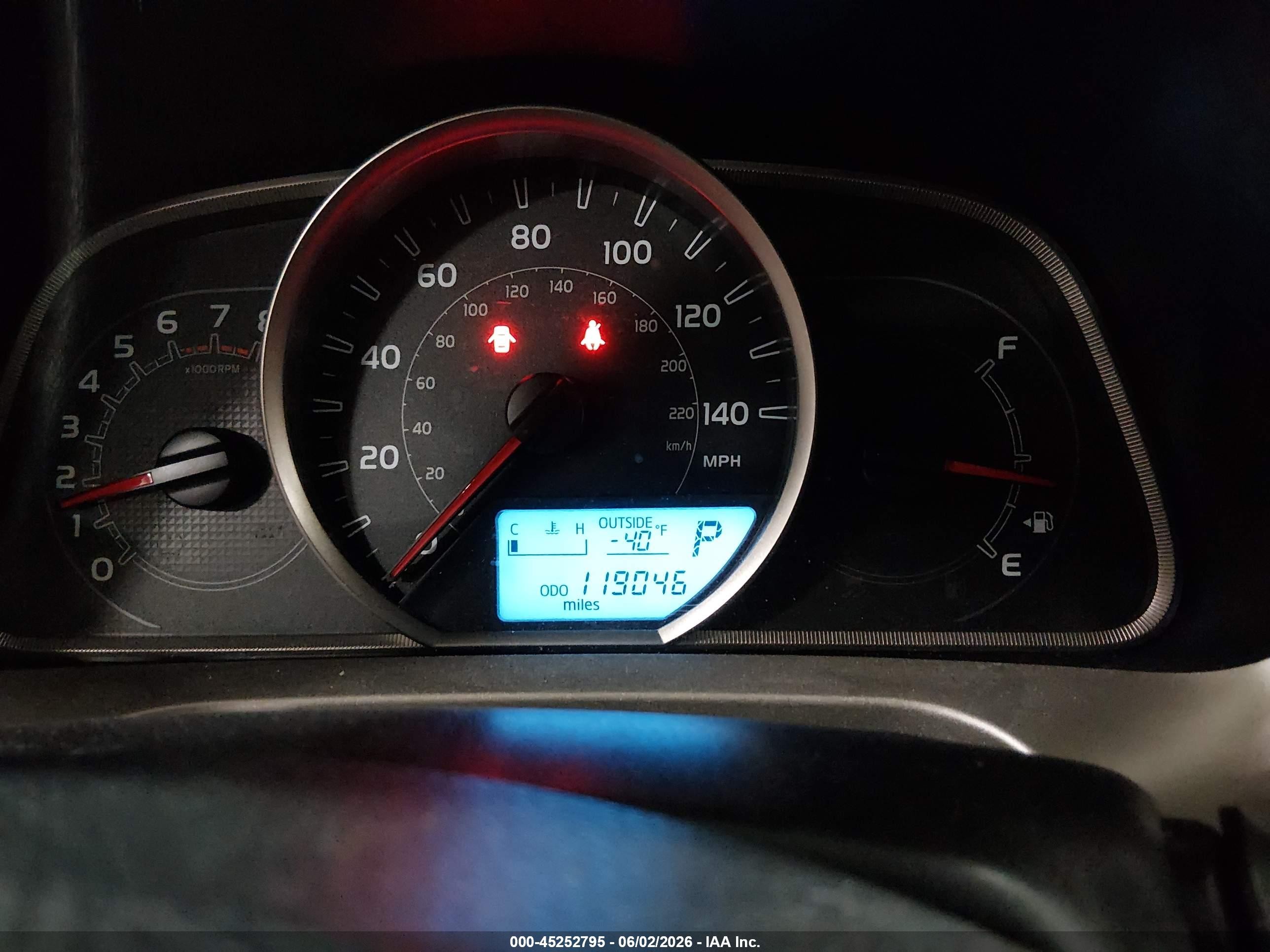 2014 Toyota Rav4 Le White vin: JTMBFREV9ED057393