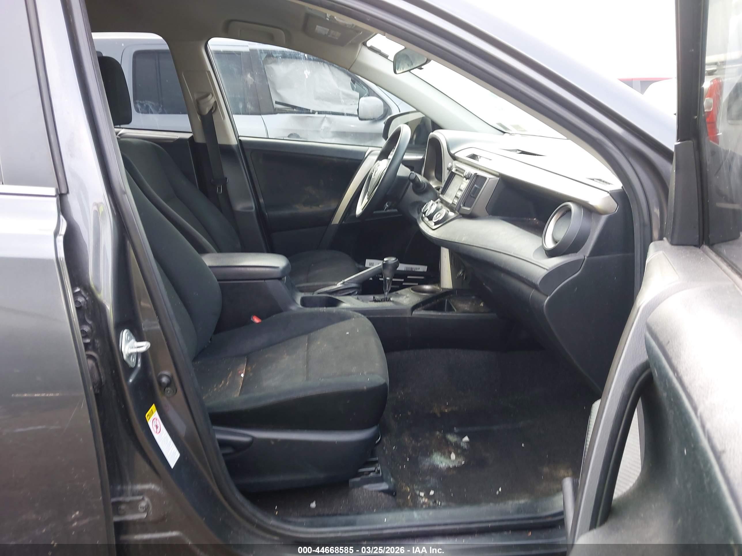 2014 Toyota Rav4 Le Gray vin: JTMBFREV9ED061055