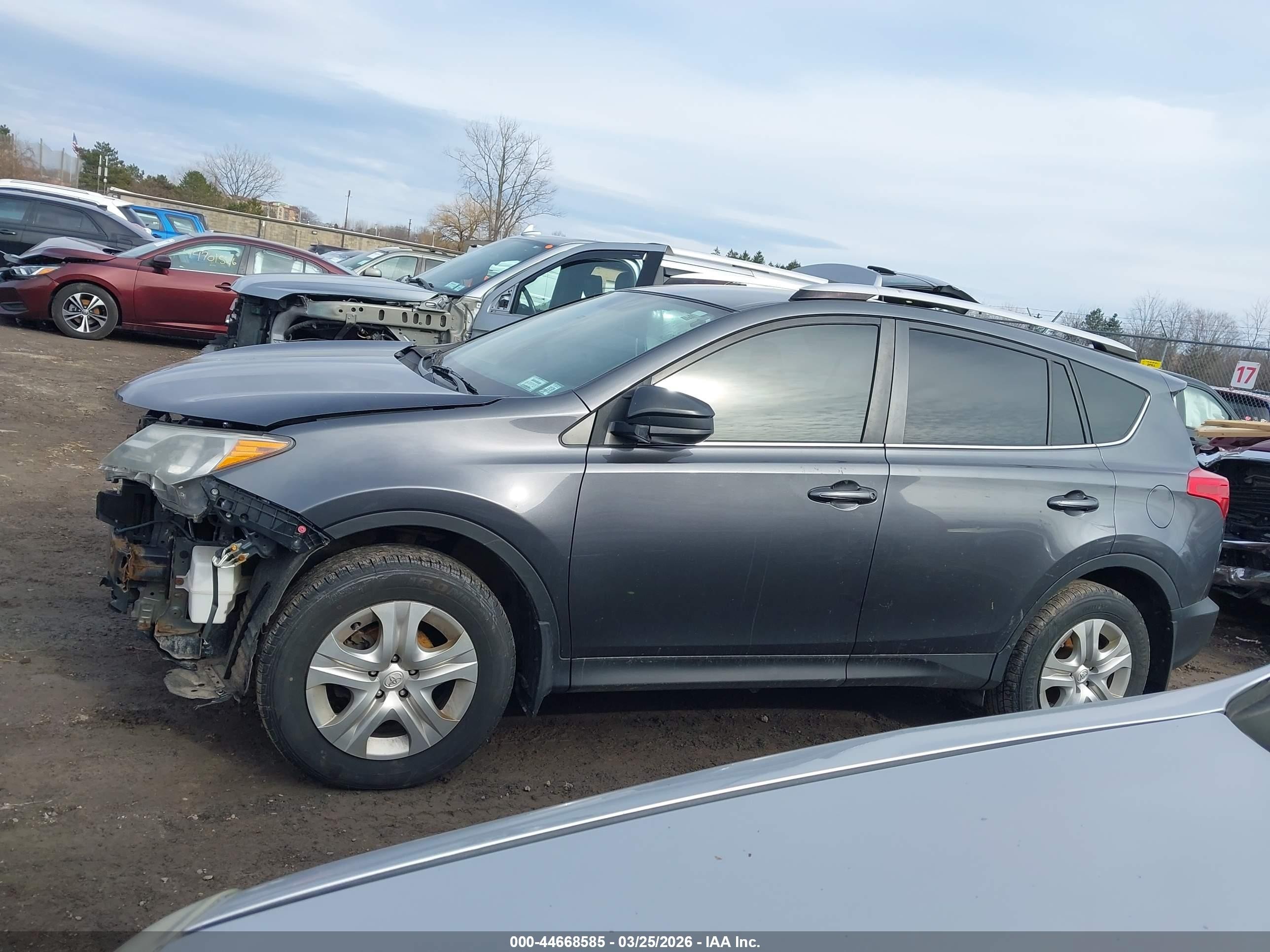2014 Toyota Rav4 Le Gray vin: JTMBFREV9ED061055