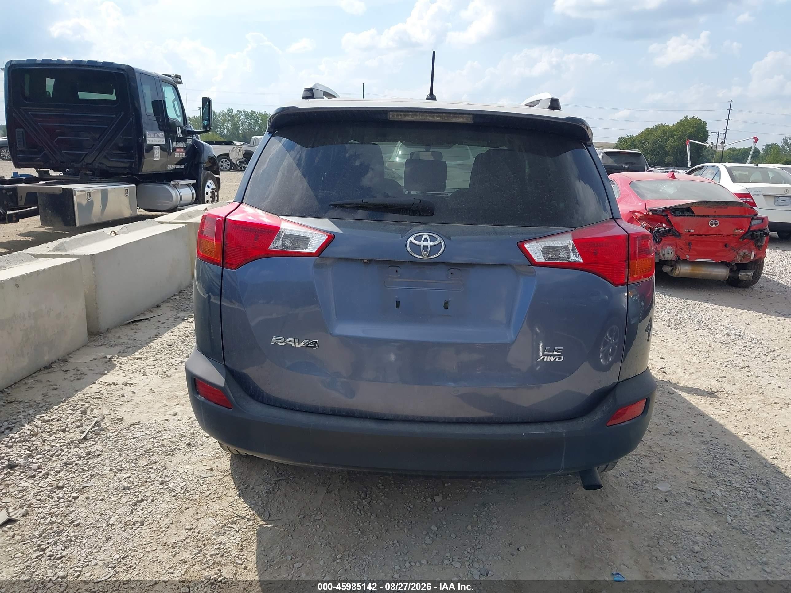 2014 Toyota Rav4 Le Blue vin: JTMBFREV9ED063498