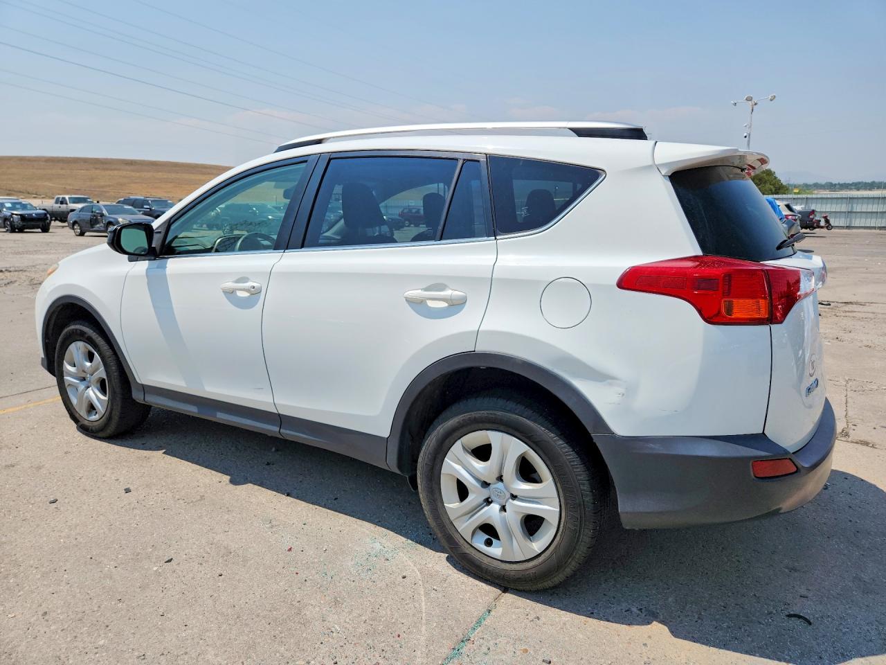 2014 Toyota Rav4 Le White vin: JTMBFREV9ED069009