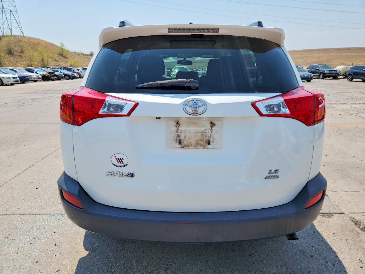 2014 Toyota Rav4 Le White vin: JTMBFREV9ED069009