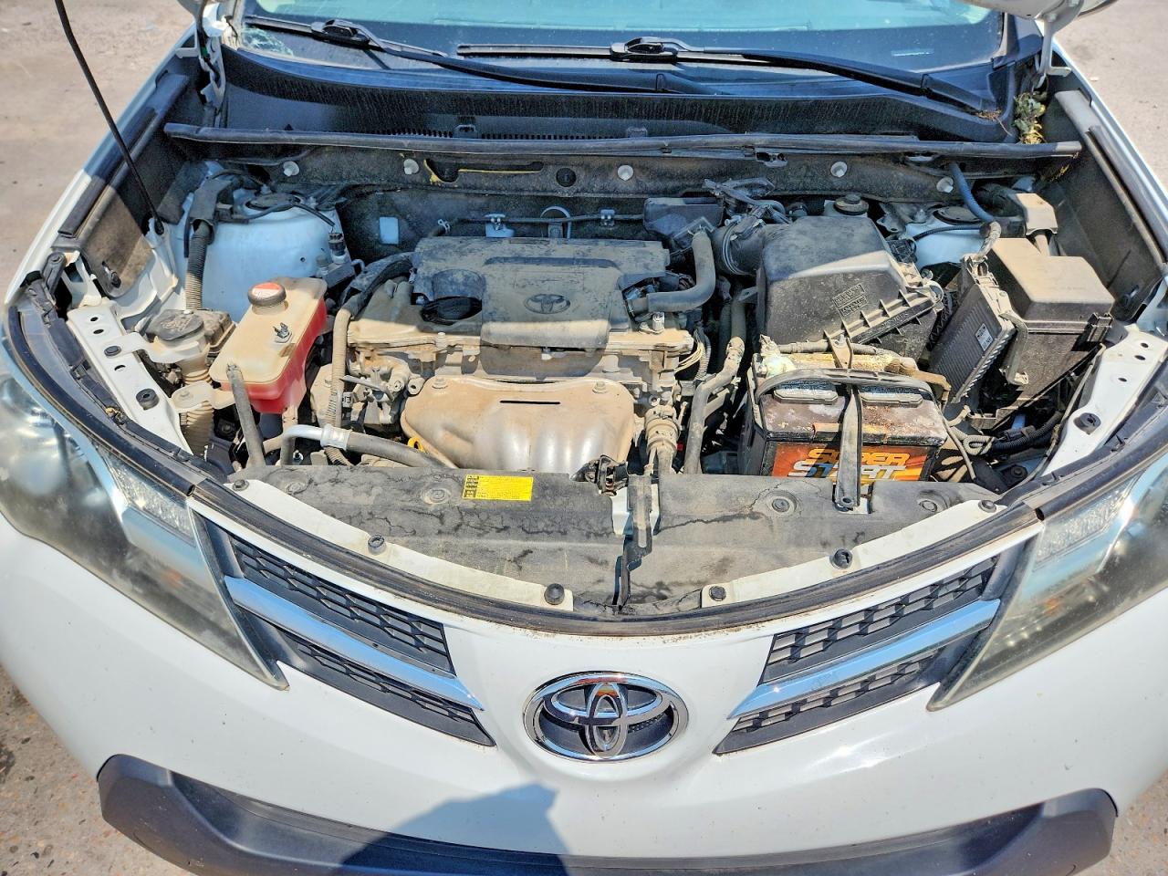 2014 Toyota Rav4 Le White vin: JTMBFREV9ED069009