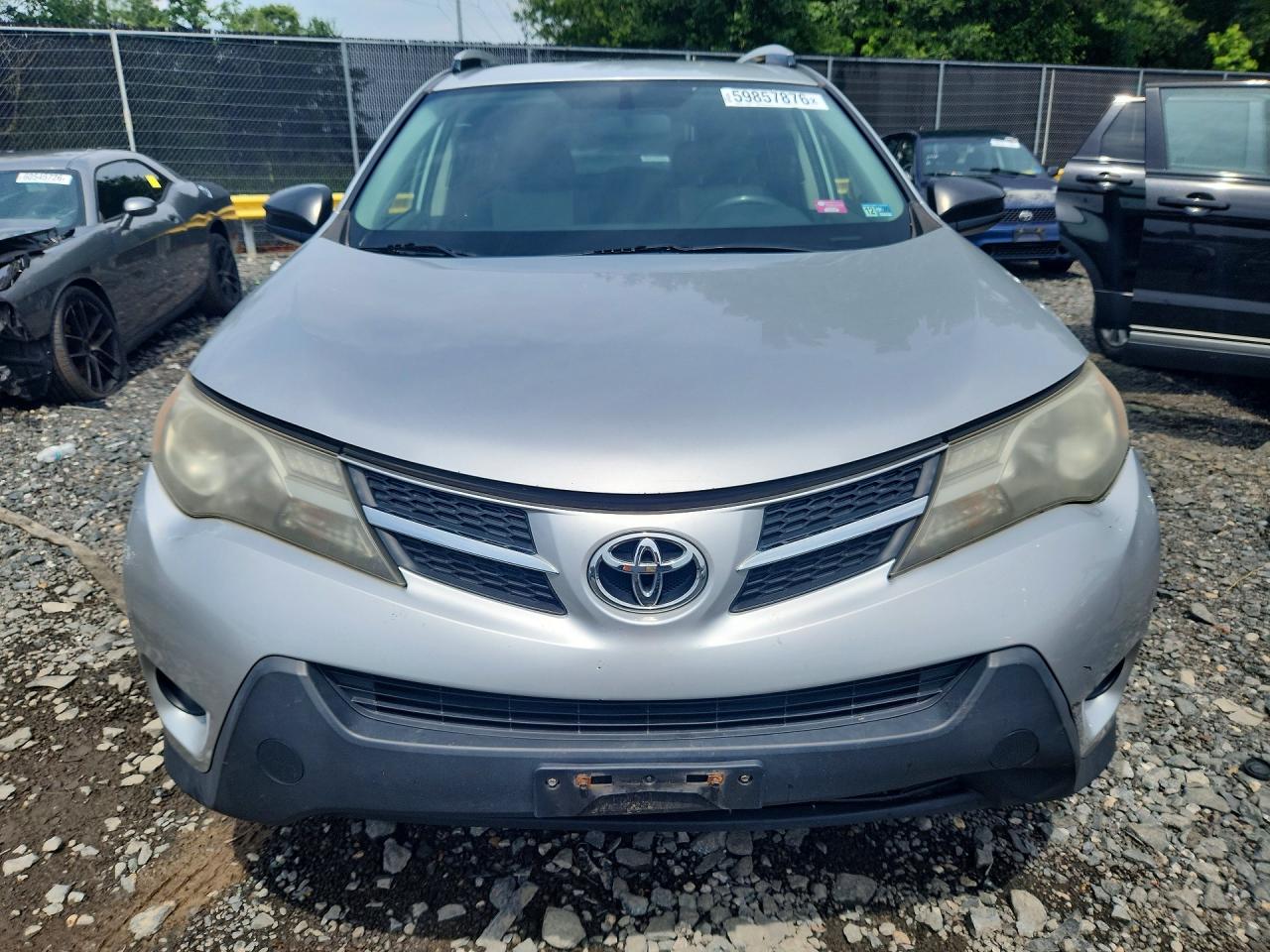 2014 Toyota Rav4 Le Серебряный vin: JTMBFREV9ED069611