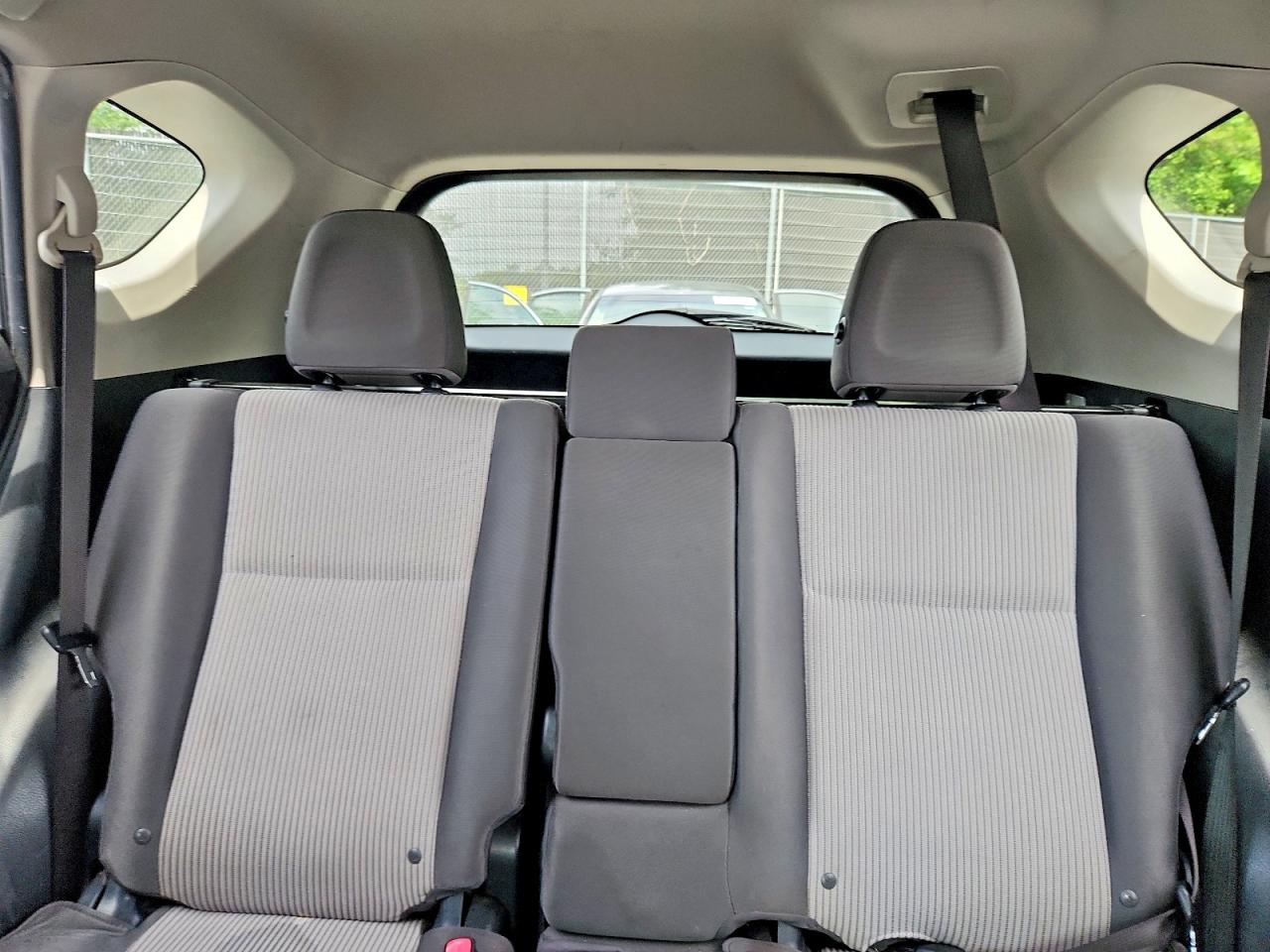 2014 Toyota Rav4 Le Серебряный vin: JTMBFREV9ED069611