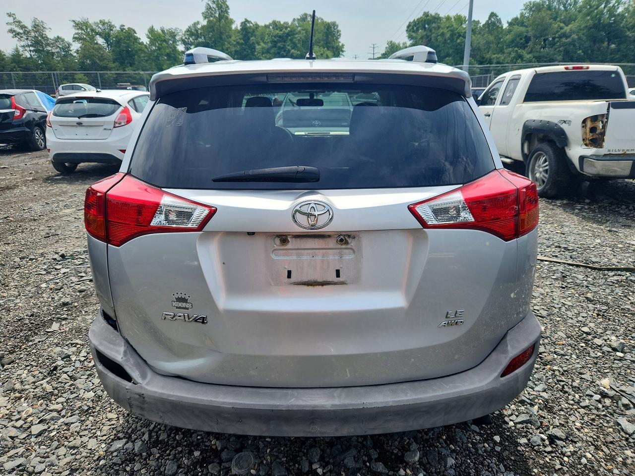 2014 Toyota Rav4 Le Серебряный vin: JTMBFREV9ED069611