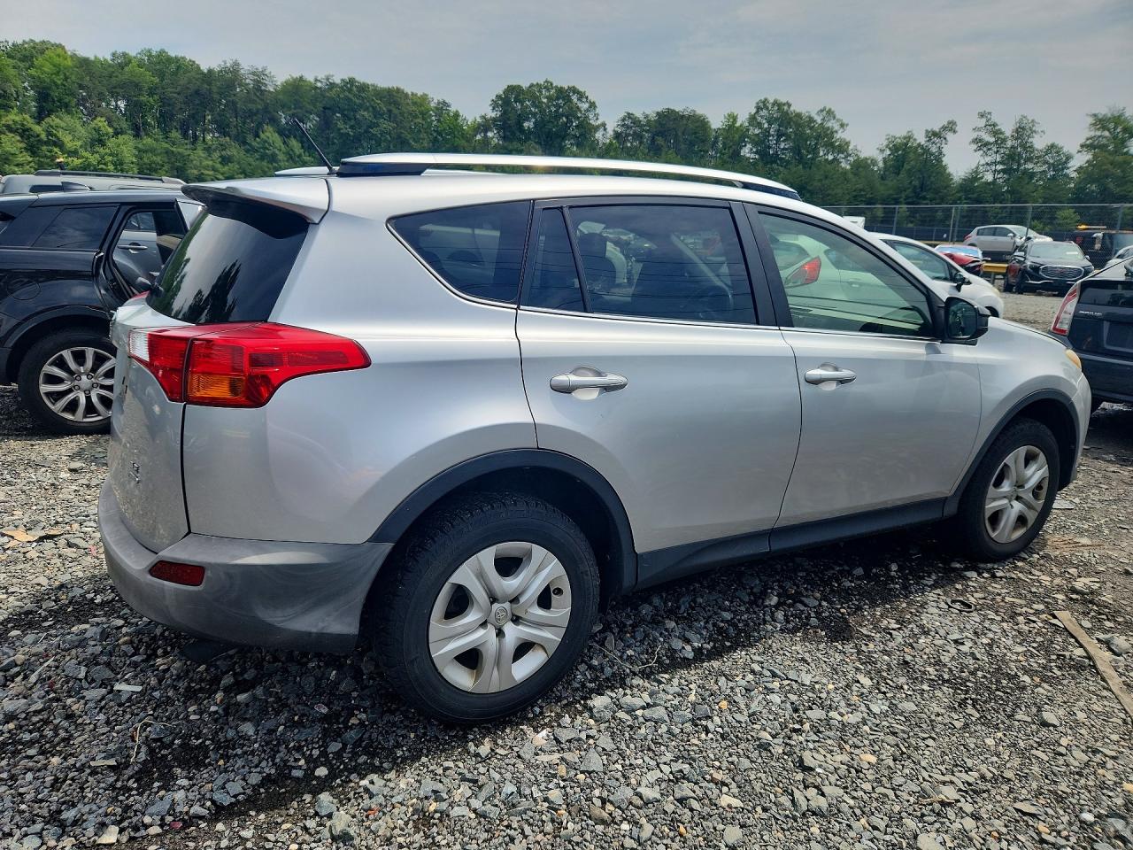 2014 Toyota Rav4 Le Серебряный vin: JTMBFREV9ED069611