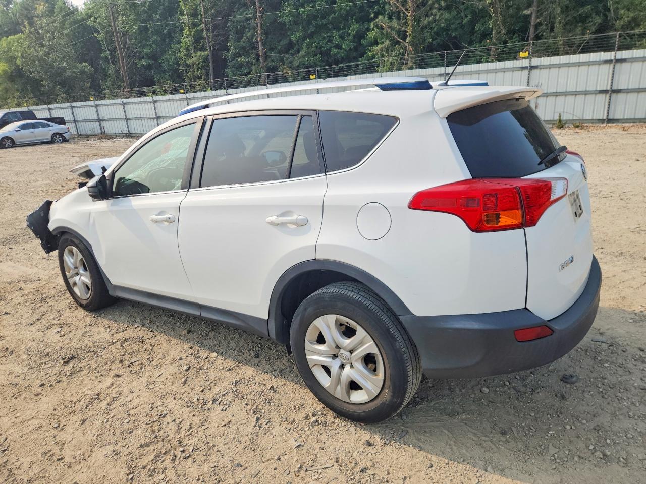 2014 Toyota Rav4 Le White vin: JTMBFREV9ED083542