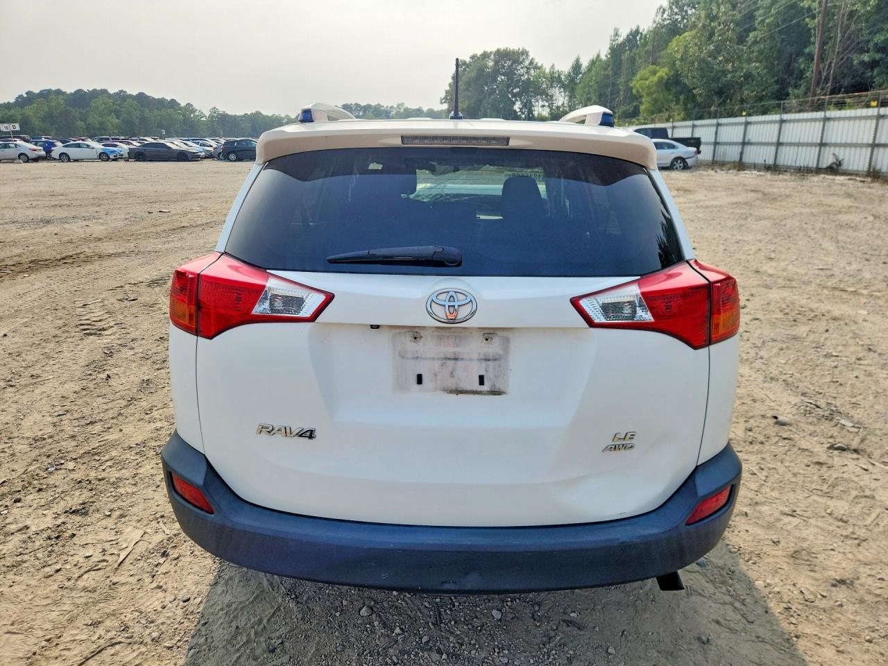 2014 Toyota Rav4 Le White vin: JTMBFREV9ED083542