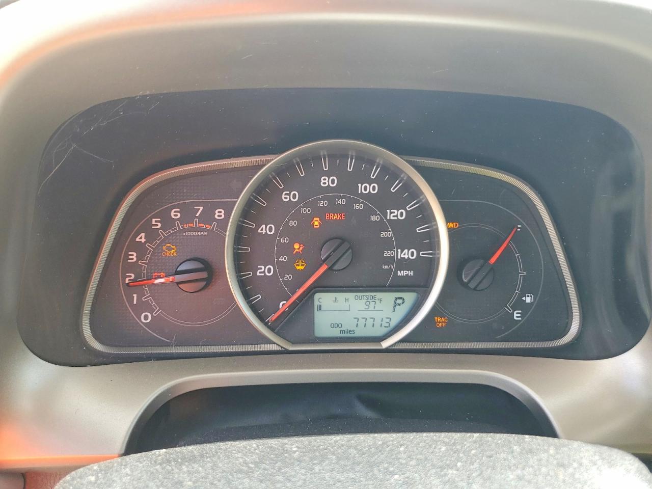 2014 Toyota Rav4 Le Silver vin: JTMBFREV9ED083623